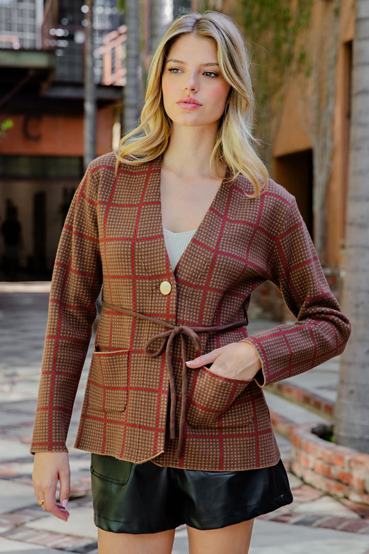 SJH15860 - WALNUT