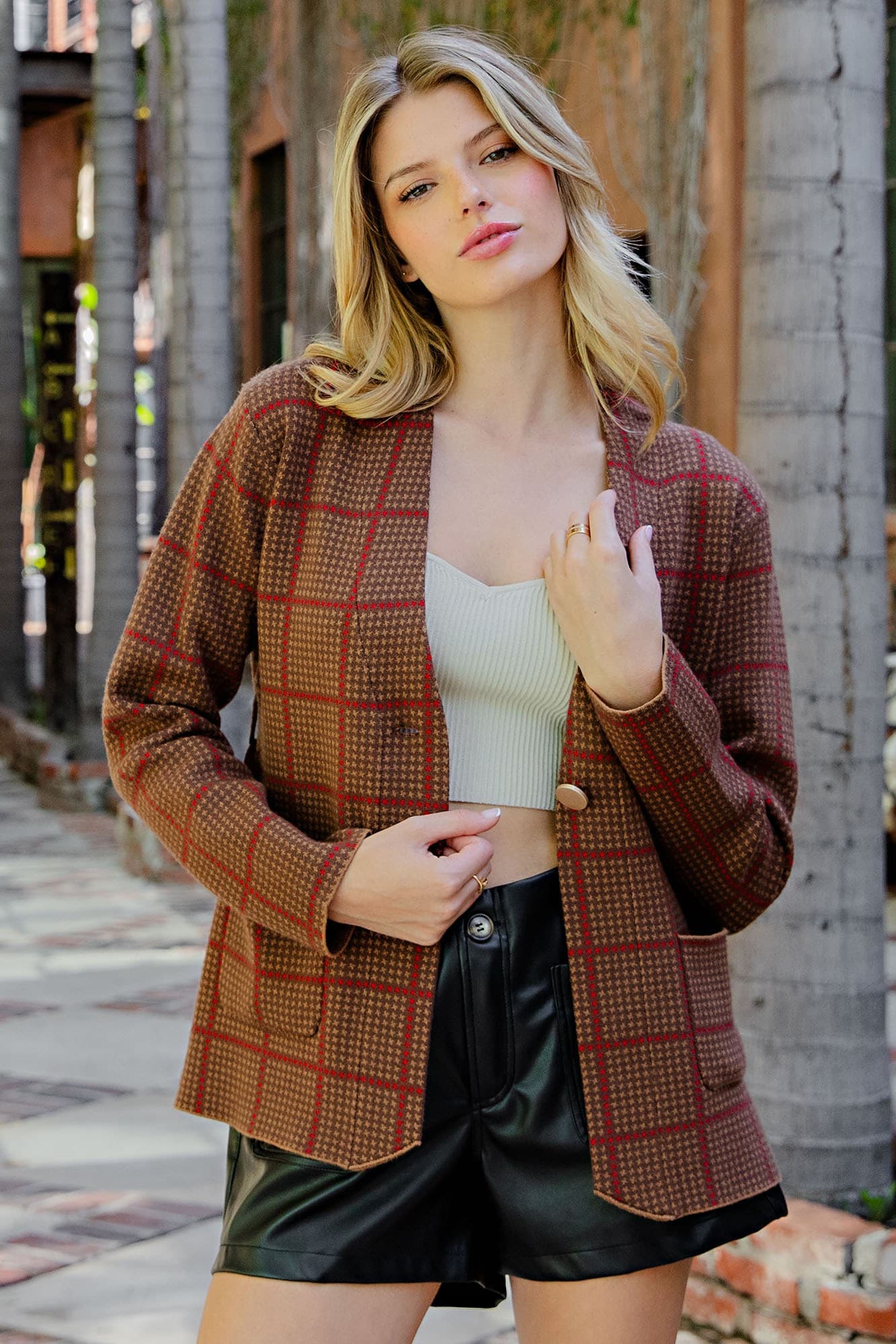 SJH15860 - WALNUT