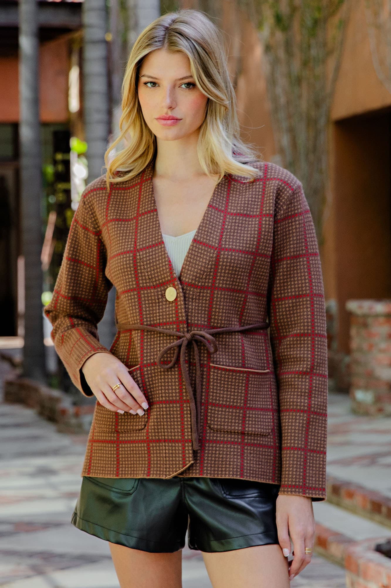 SJH15860 - WALNUT