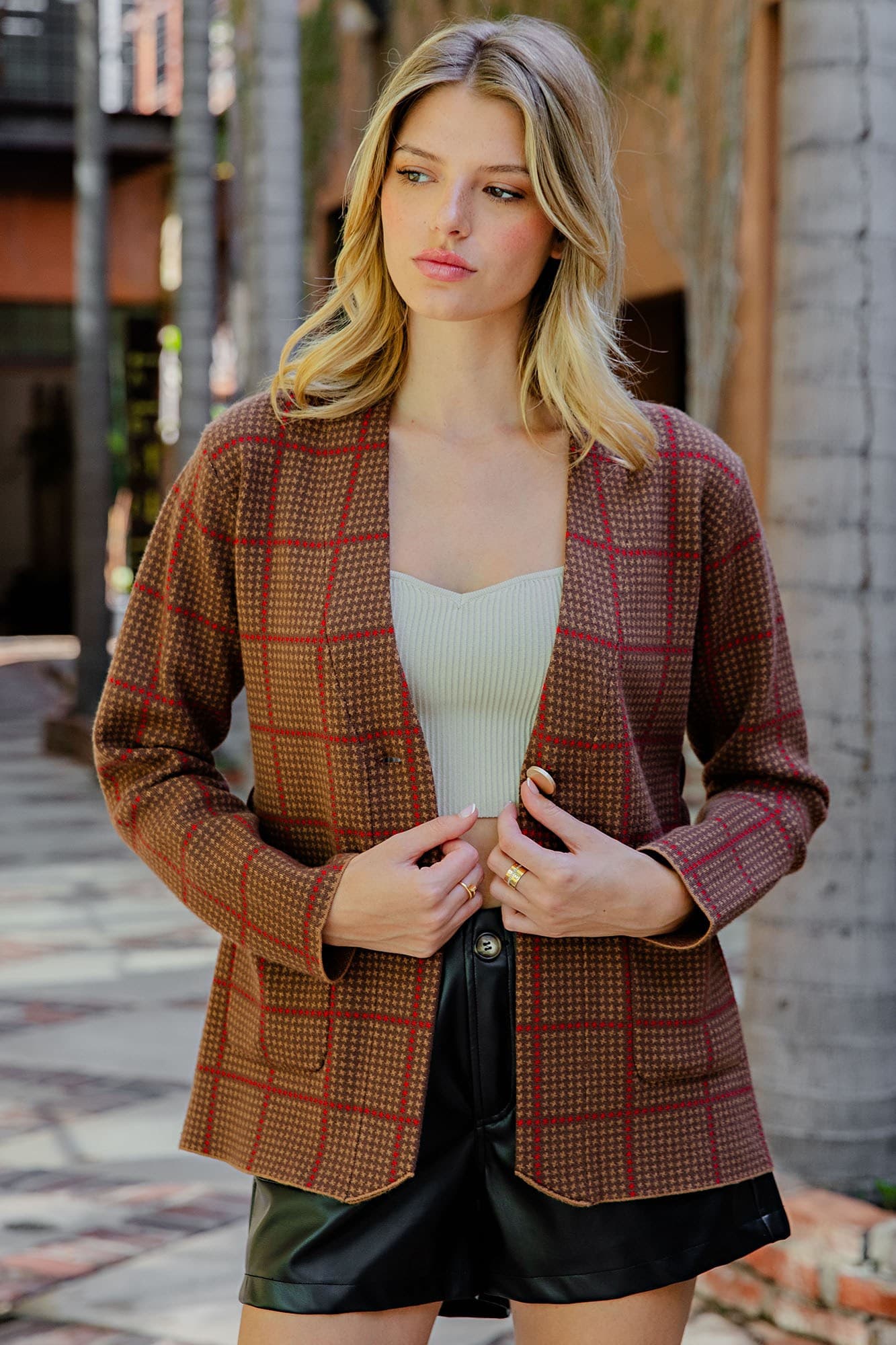 SJH15860 - WALNUT