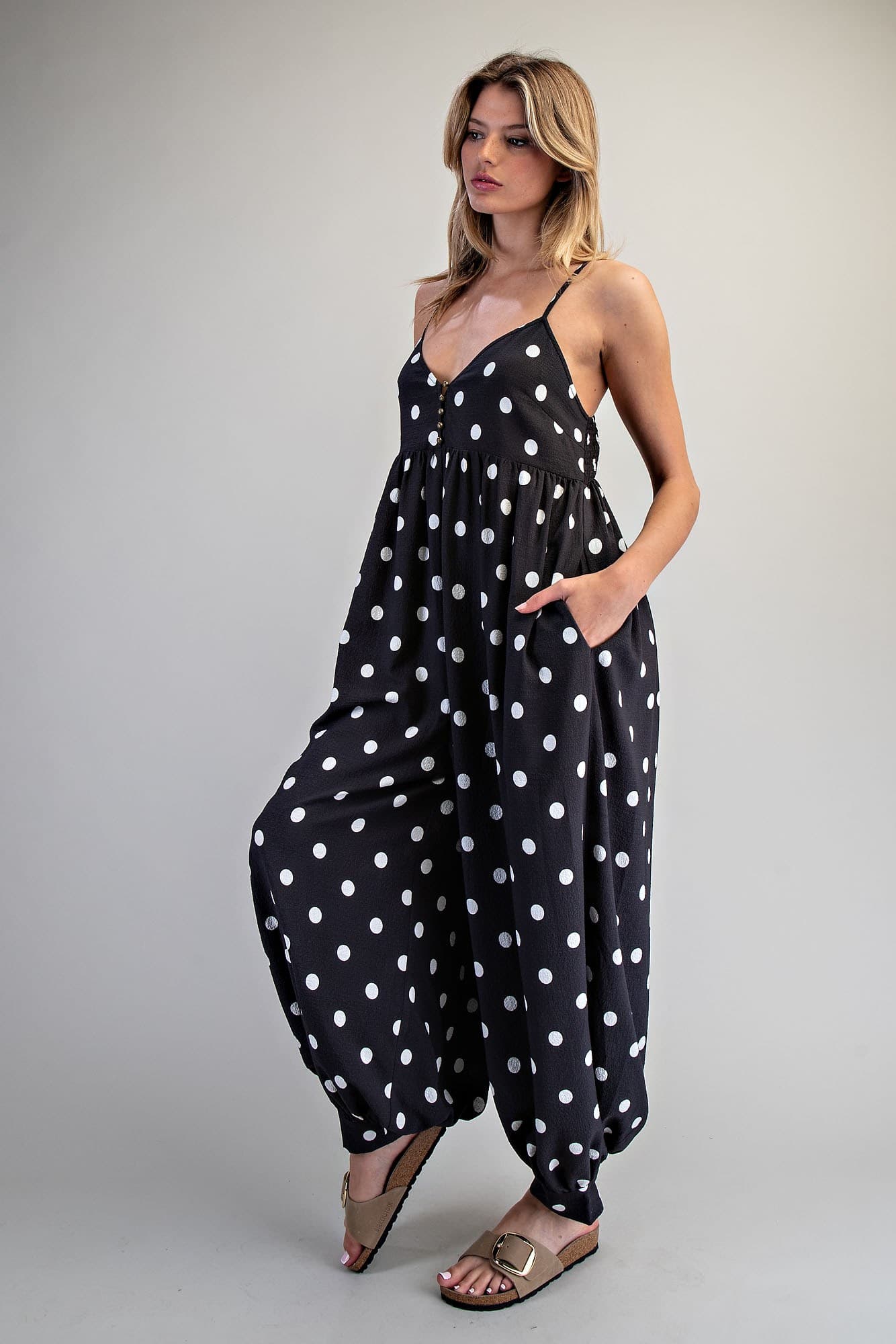 BK16841 - BLACK