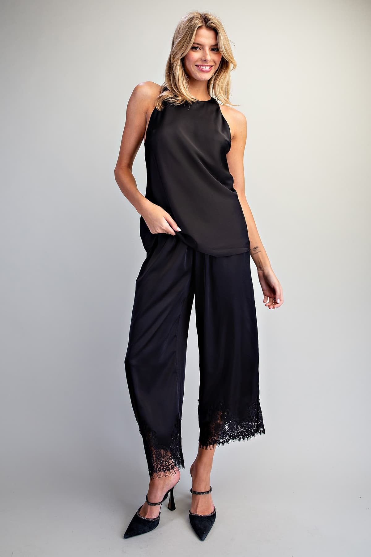 TK16489 - BLACK