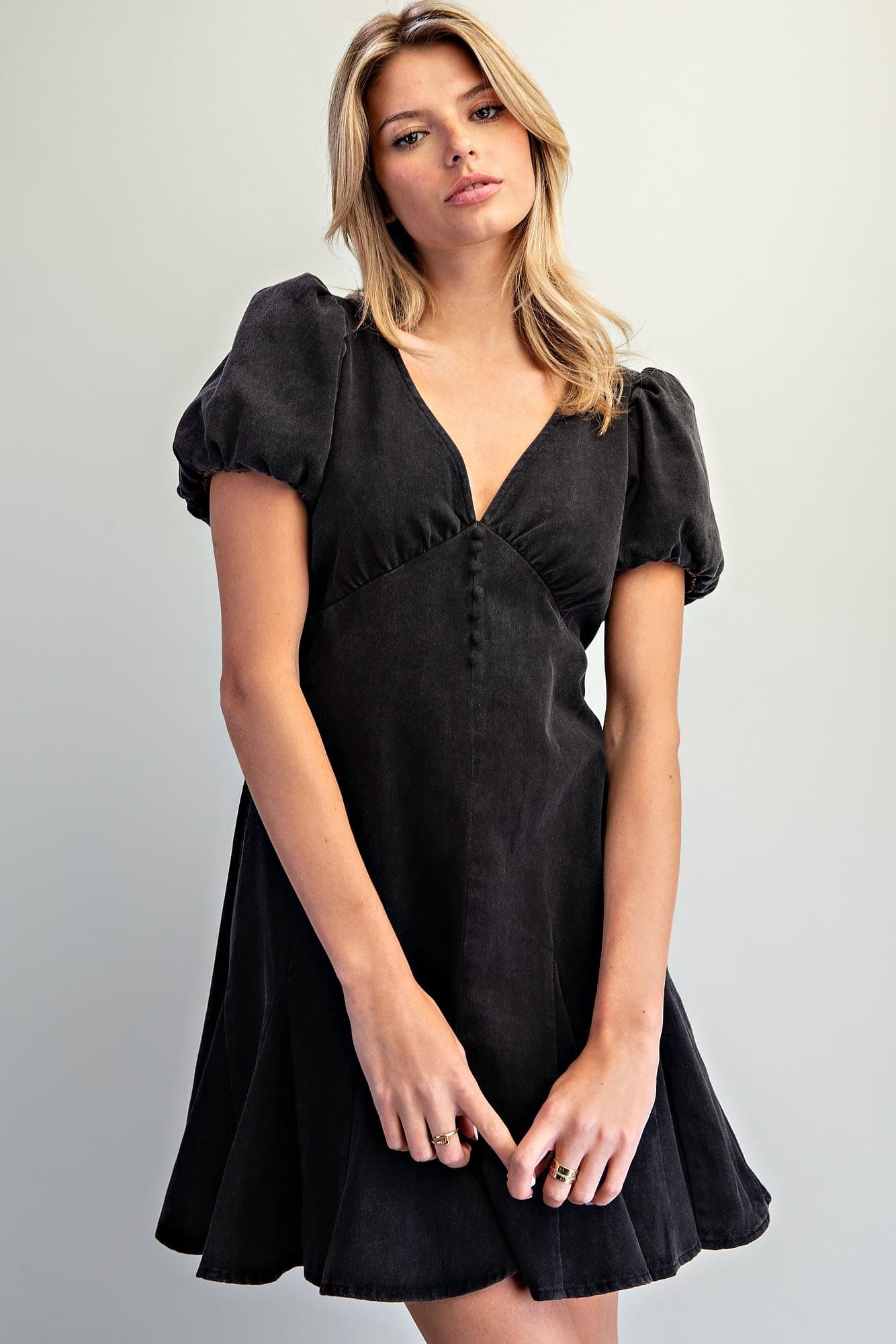DH15624 - ASH BLACK