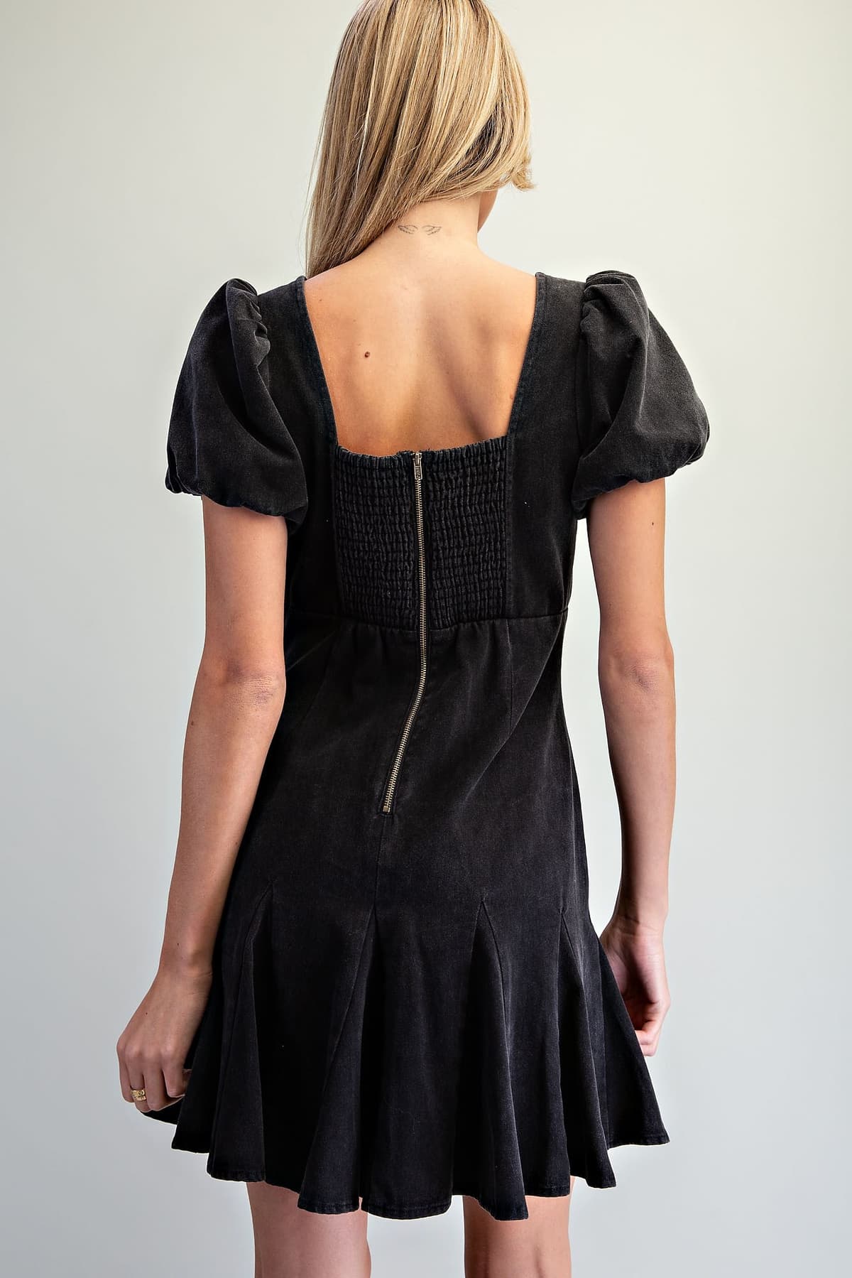 DH15624 - ASH BLACK