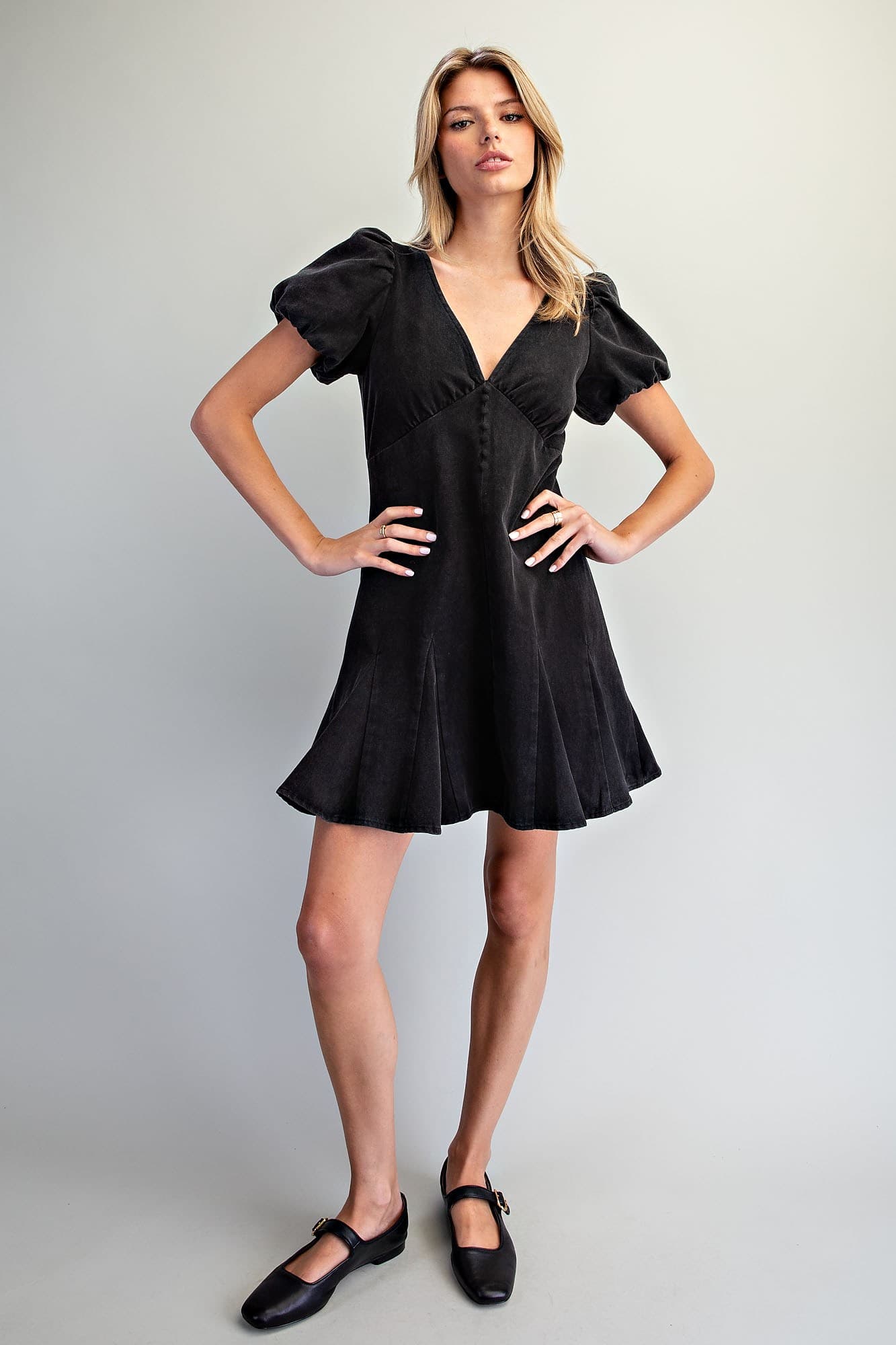 DH15624 - ASH BLACK