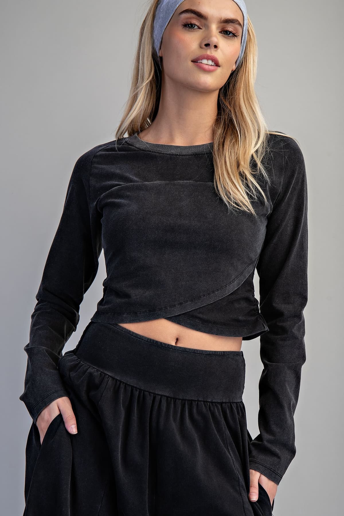 TK16177 - JET BLACK