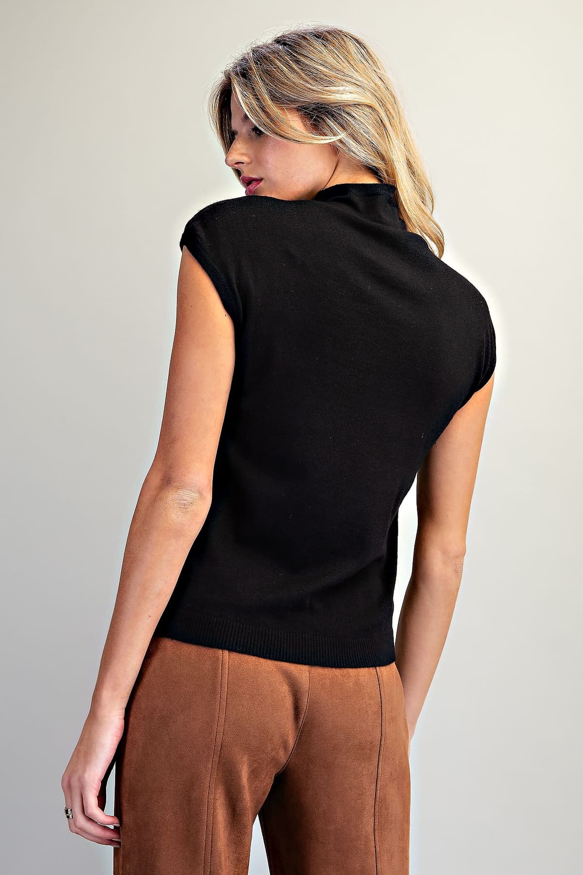 SK16266 - BLACK