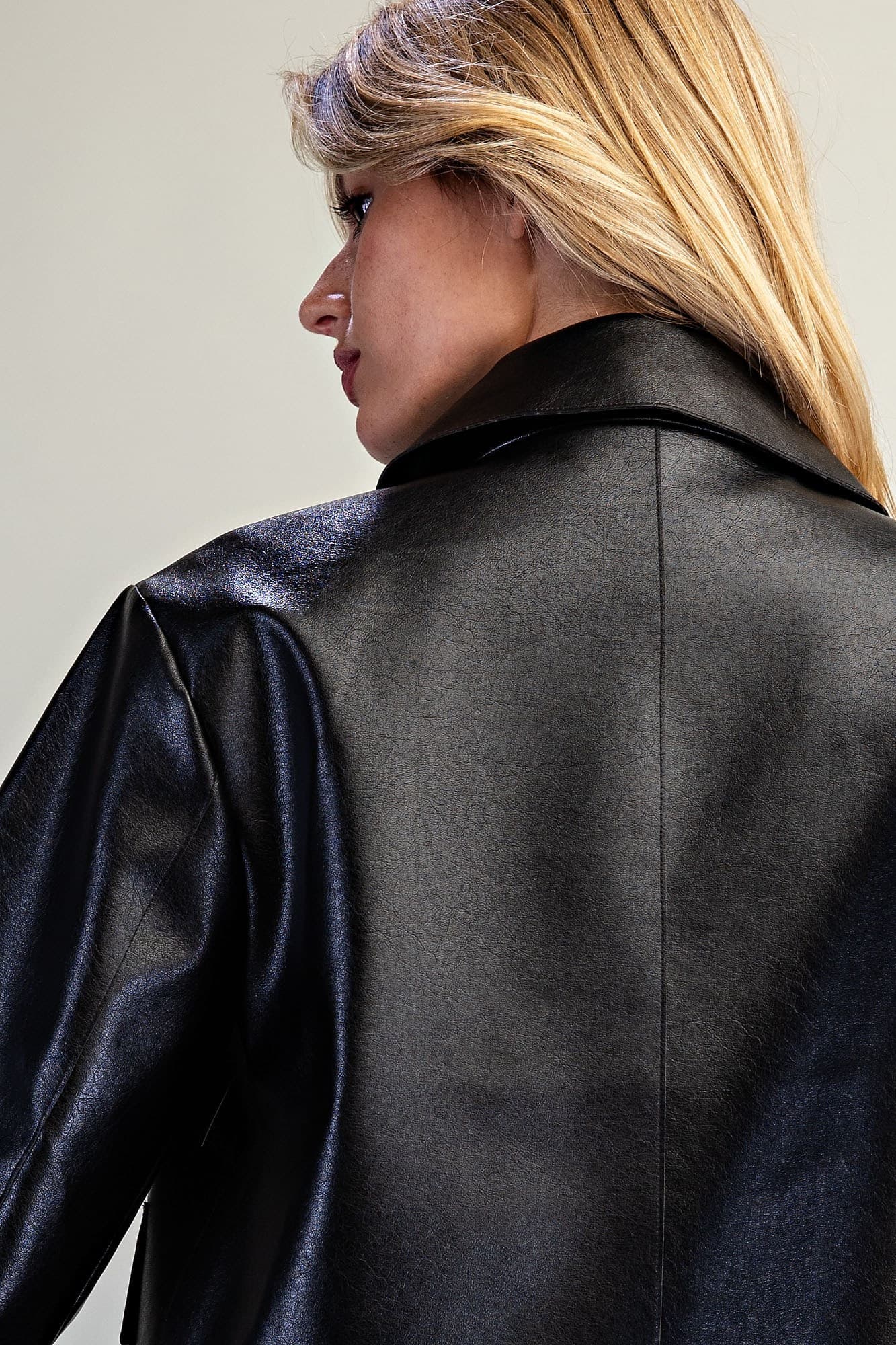 JK16448 - BLACK