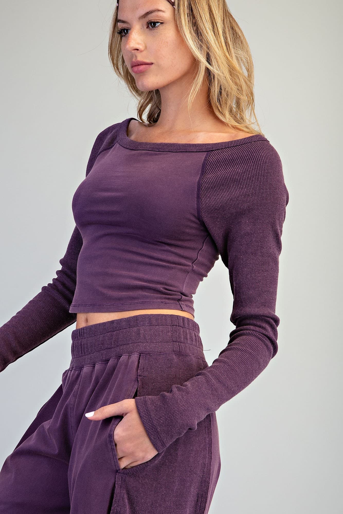 TK16569 - PLUM