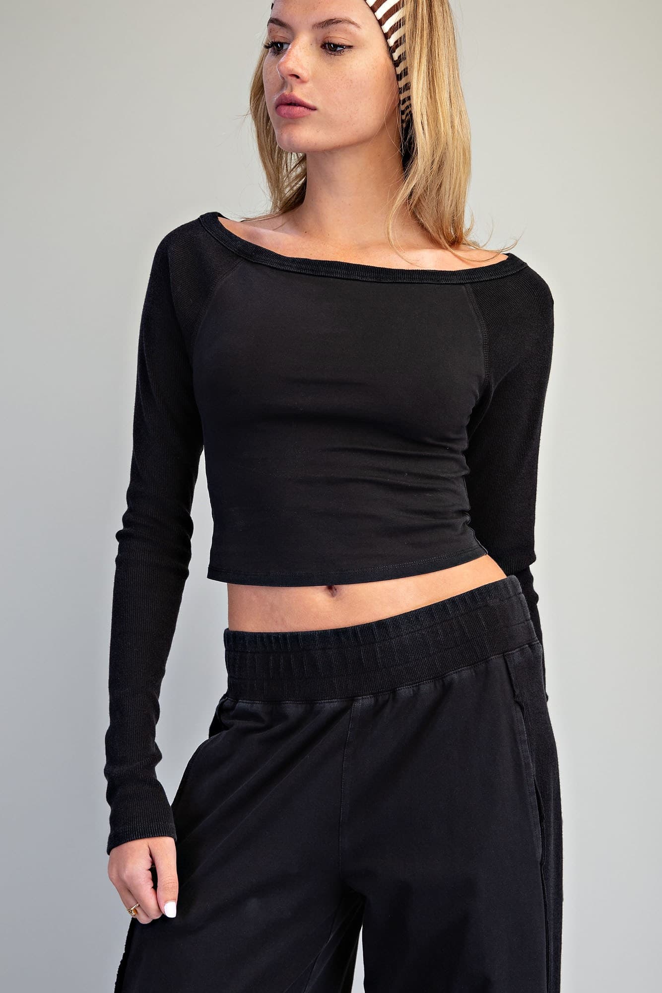 TK16569 - ASH BLACK