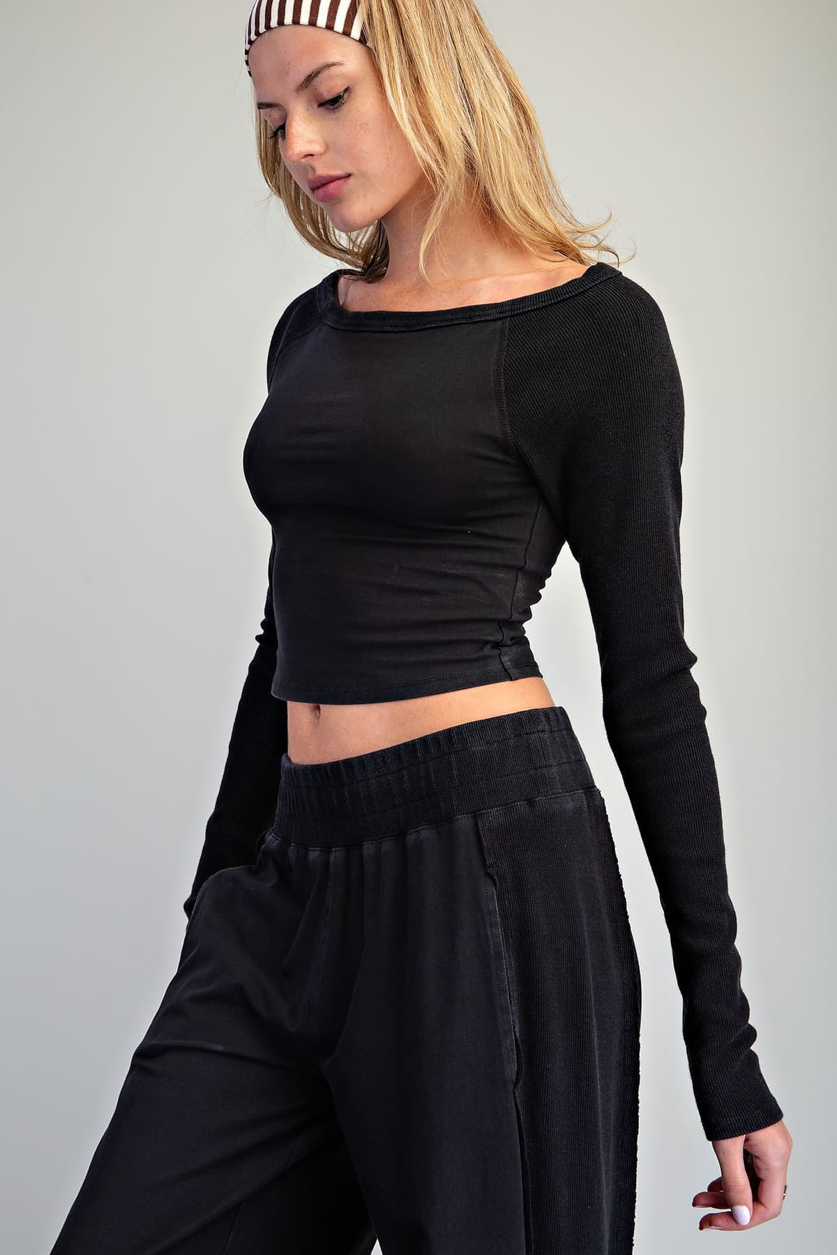 TK16569 - ASH BLACK