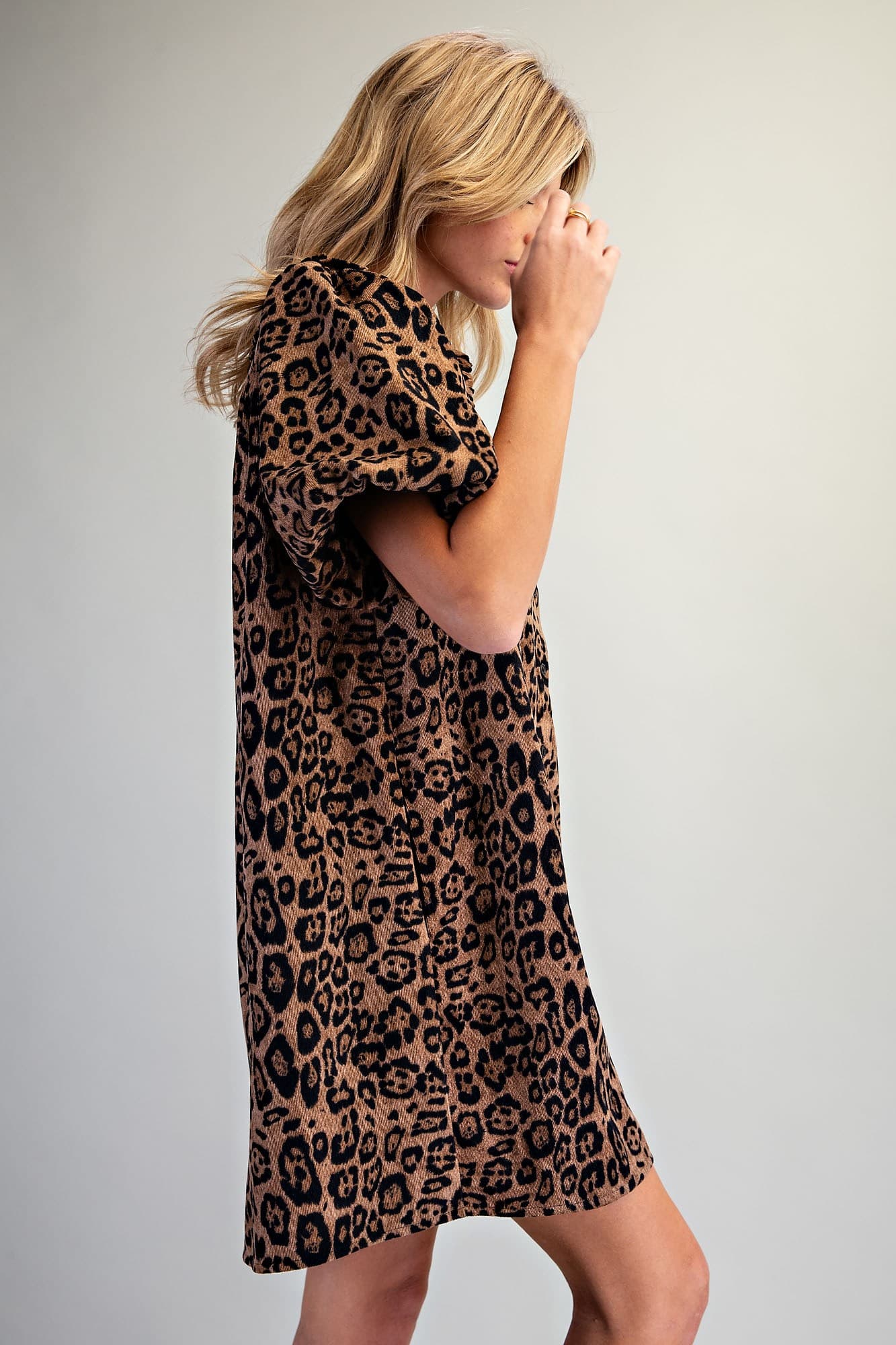 DK16708 - LEOPARD