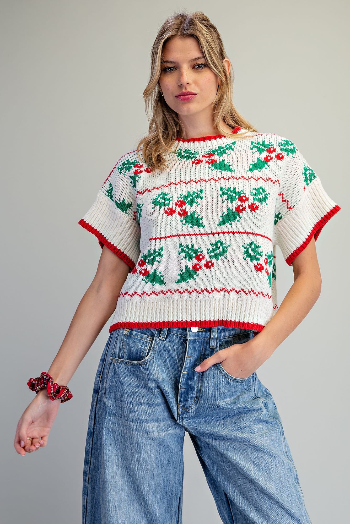 SH15687 - HOLLY RED