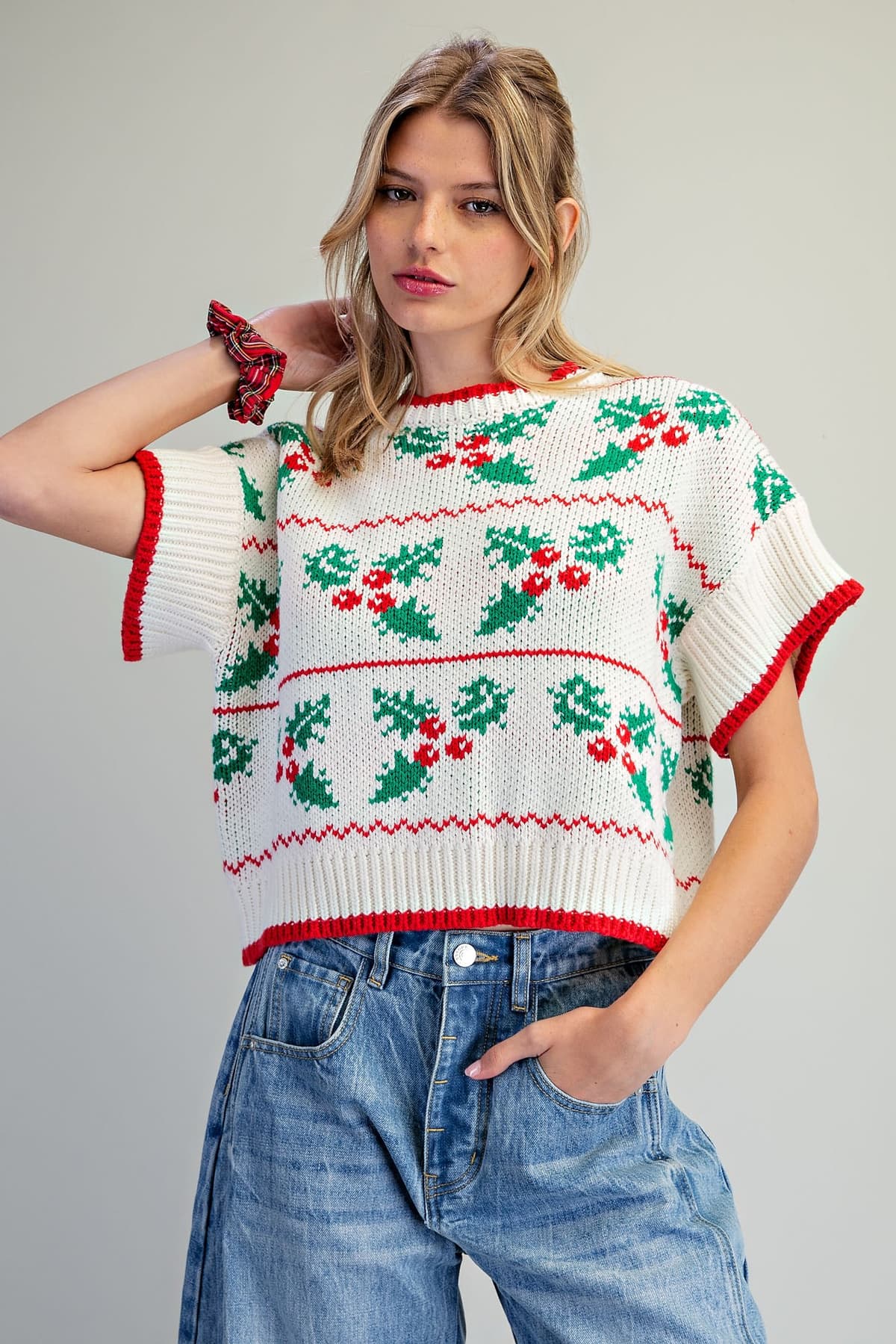 SH15687 - HOLLY RED