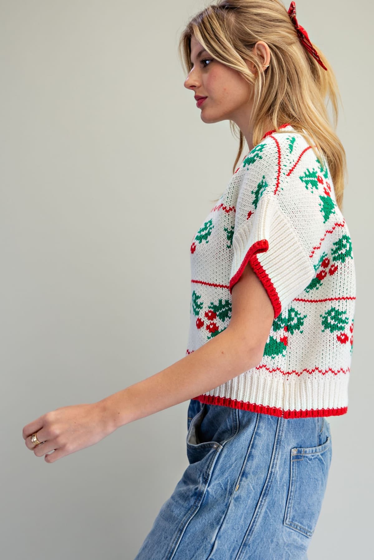 SH15687 - HOLLY RED
