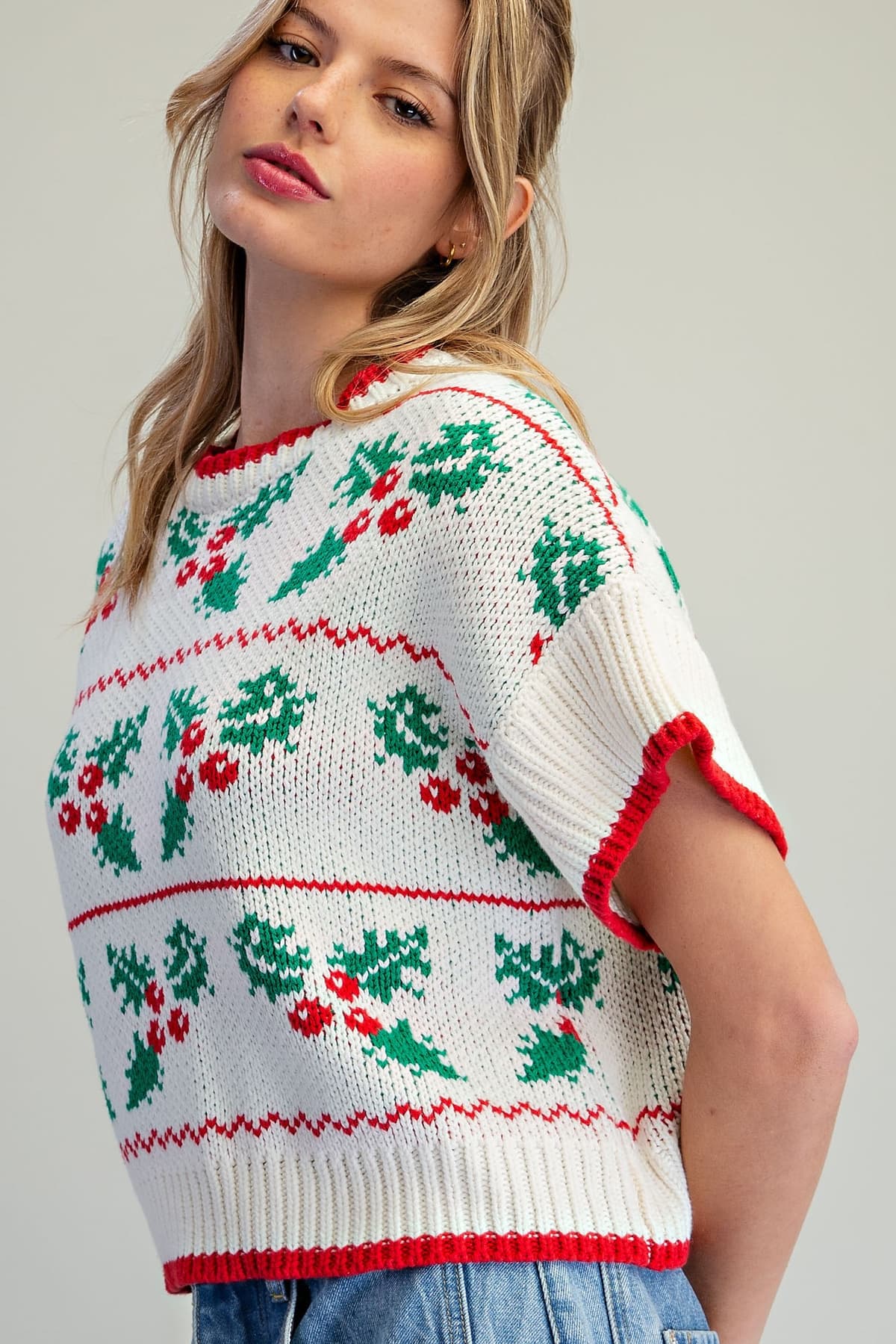 SH15687 - HOLLY RED