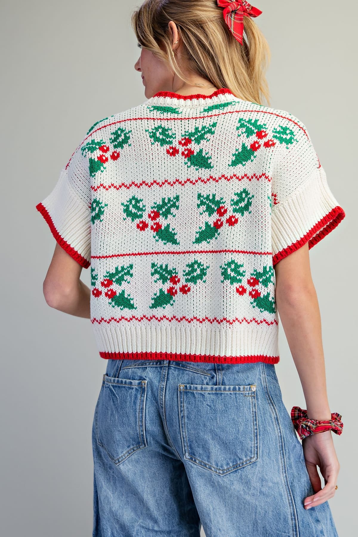 SH15687 - HOLLY RED