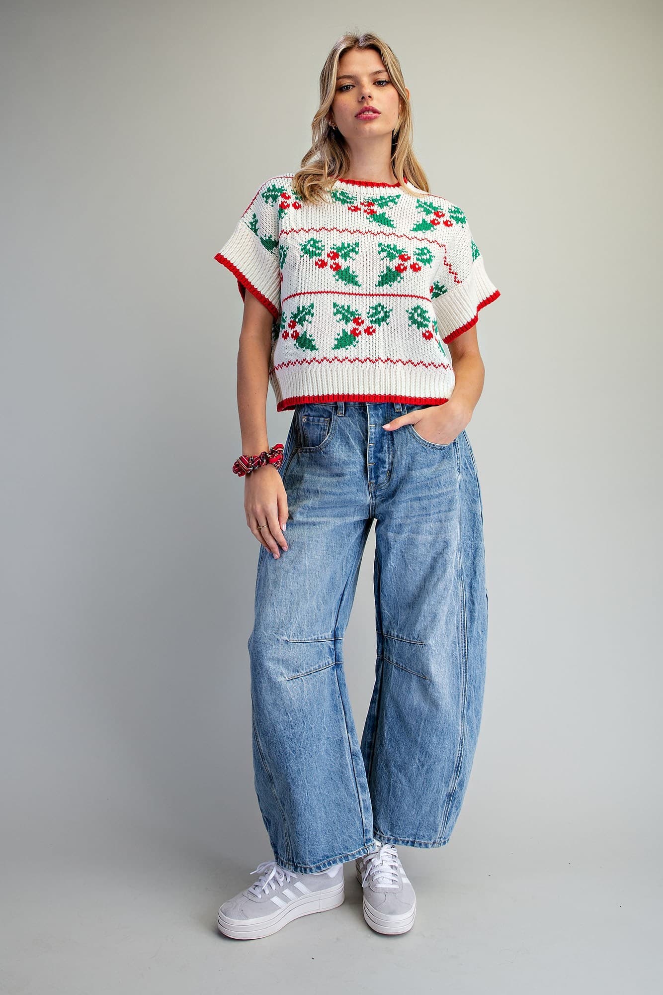 SH15687 - HOLLY RED