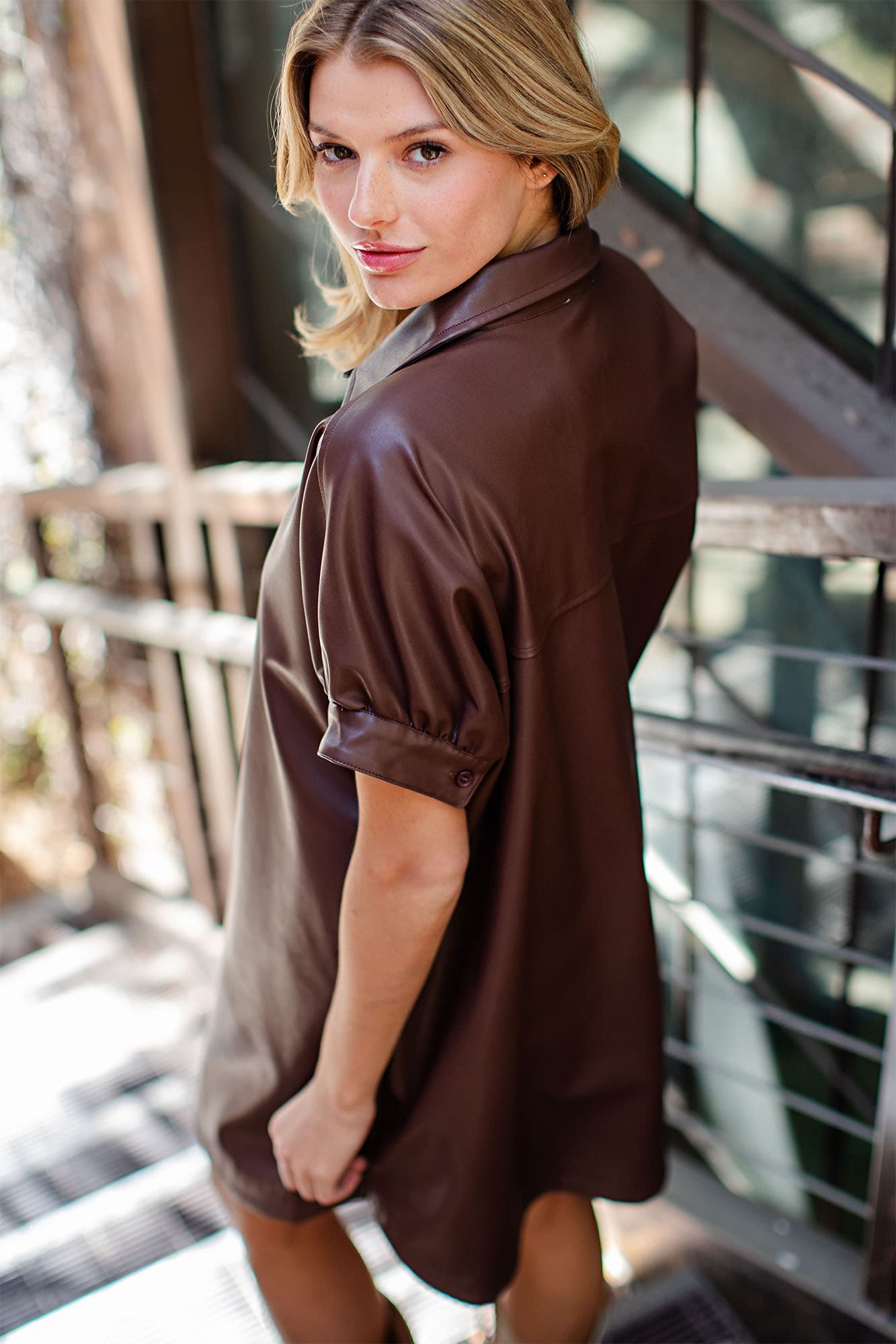 DK16187 - BARK BROWN