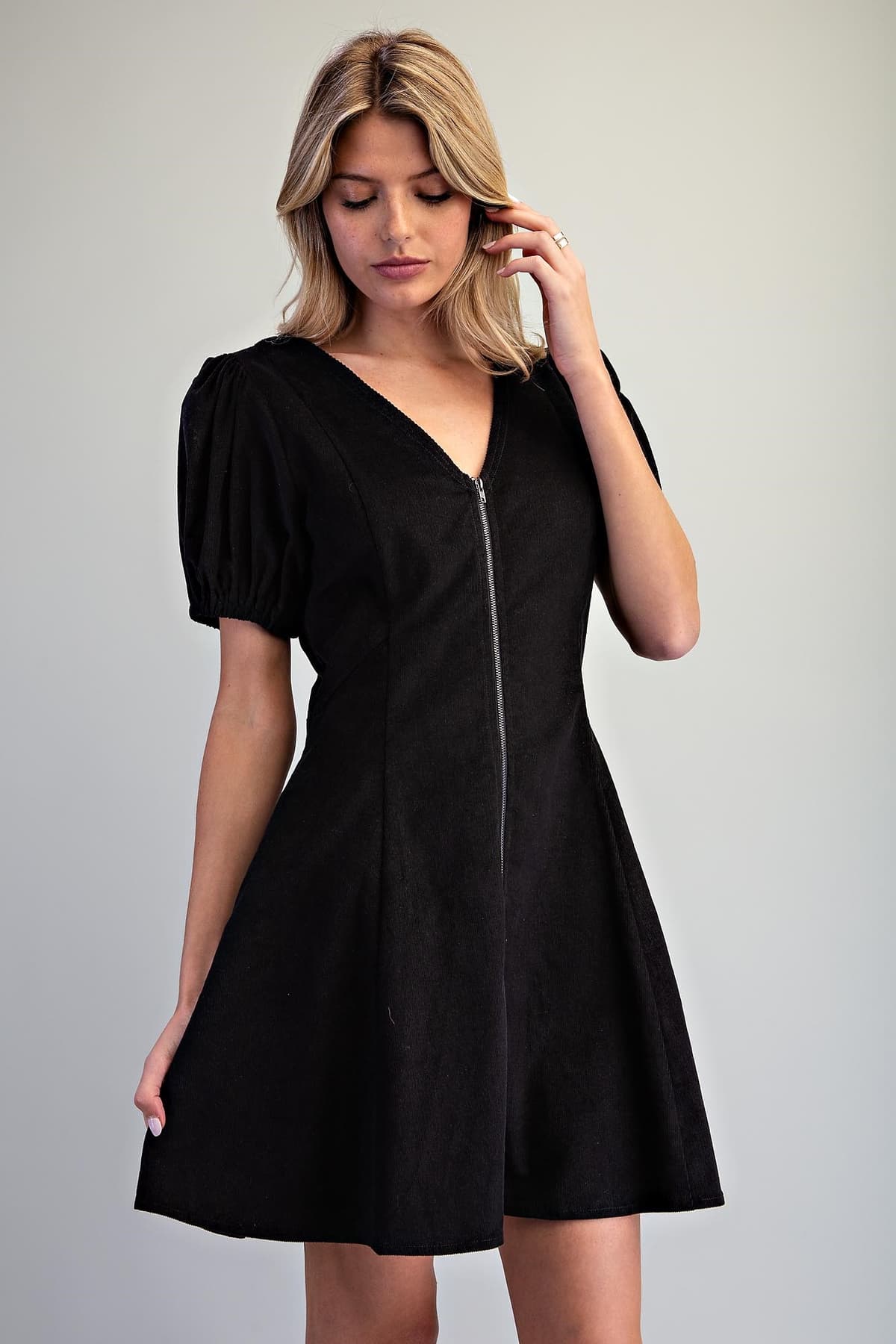 DH15881 - BLACK