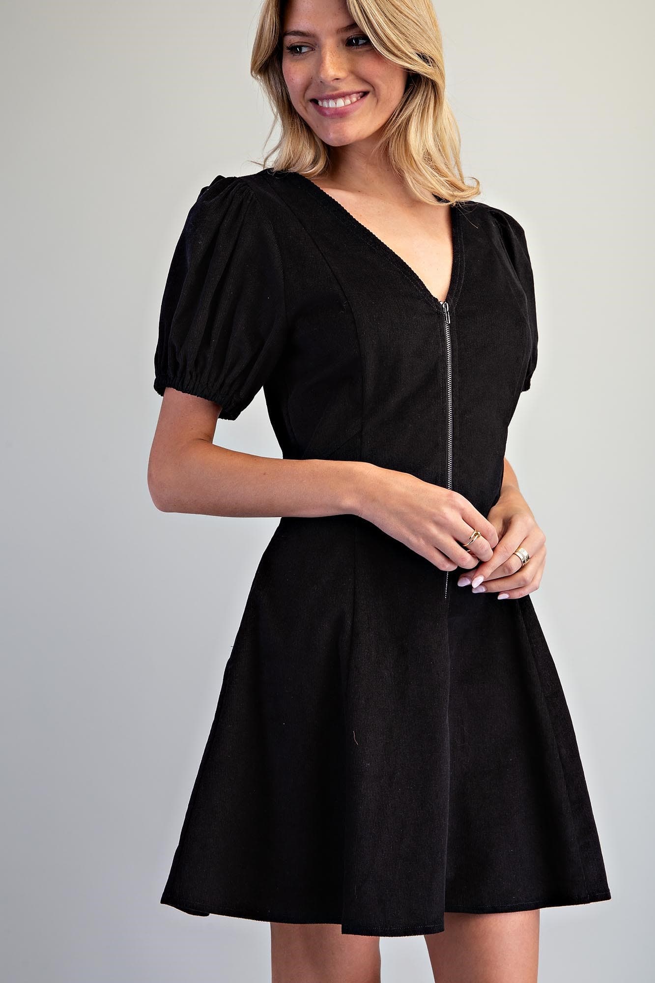 DH15881 - BLACK