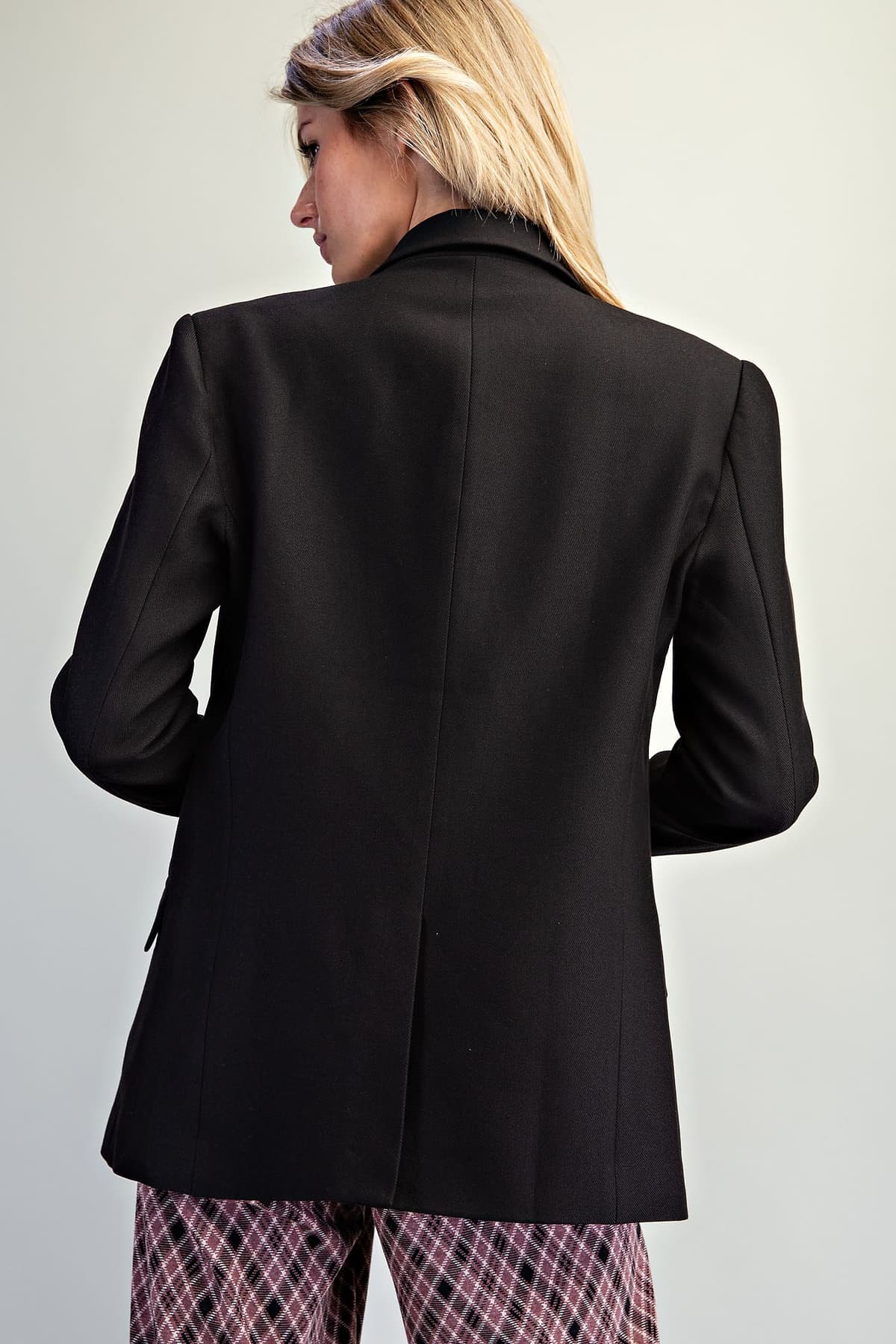 JK16658 - BLACK