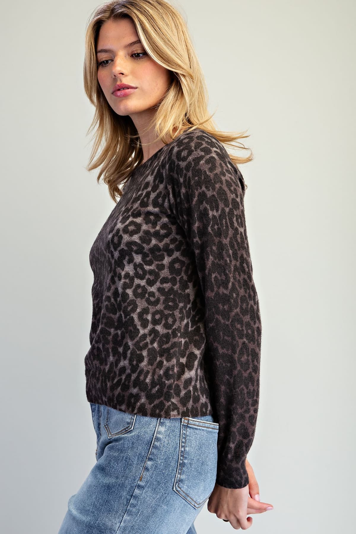 SK16388 - ASH BLACK
