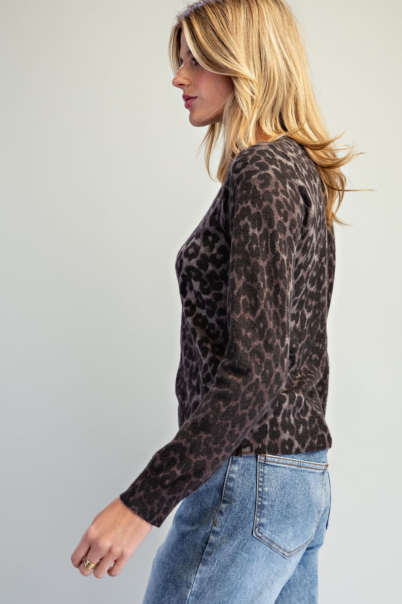 SK16388 - ASH BLACK