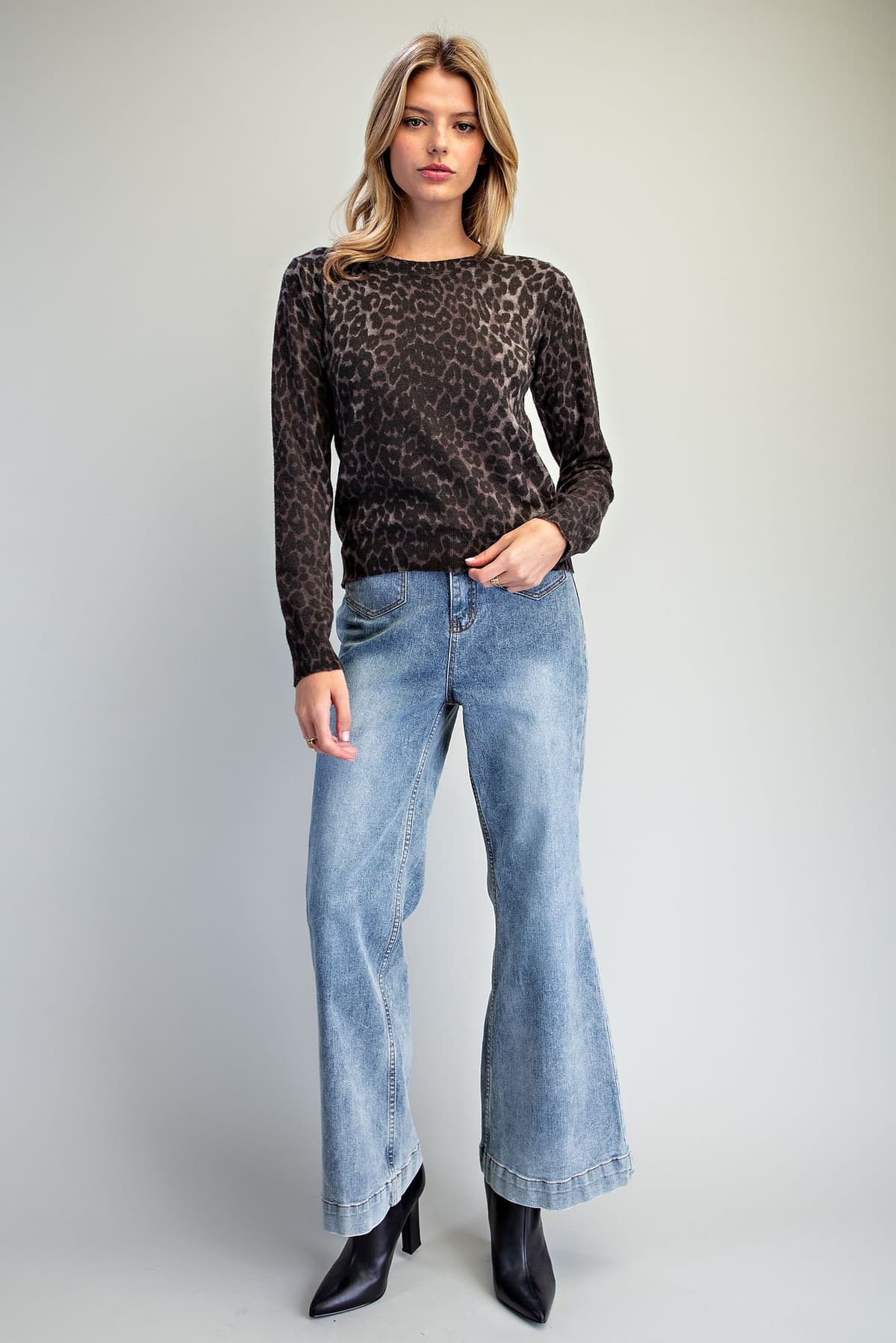 SK16388 - ASH BLACK