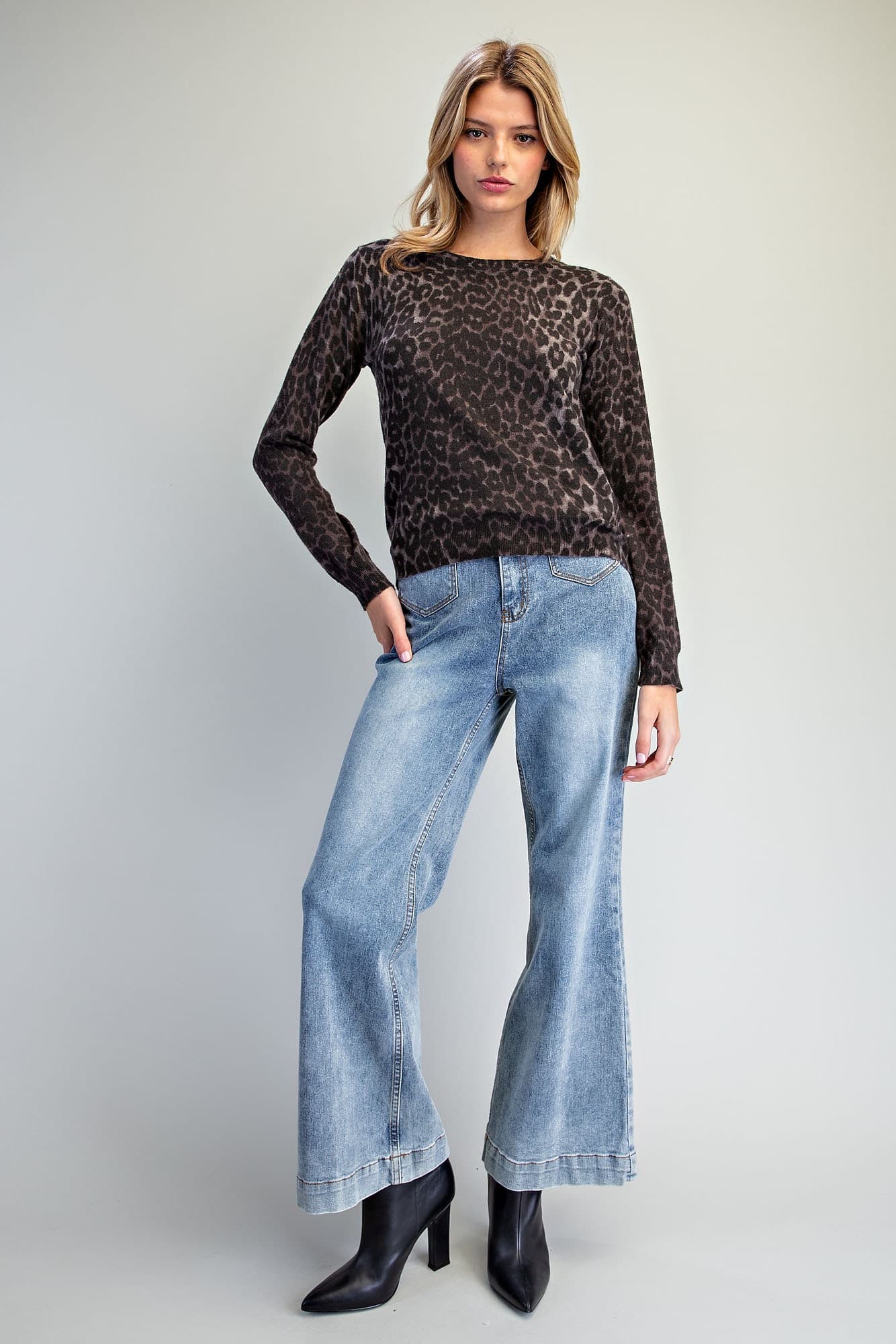 SK16388 - ASH BLACK