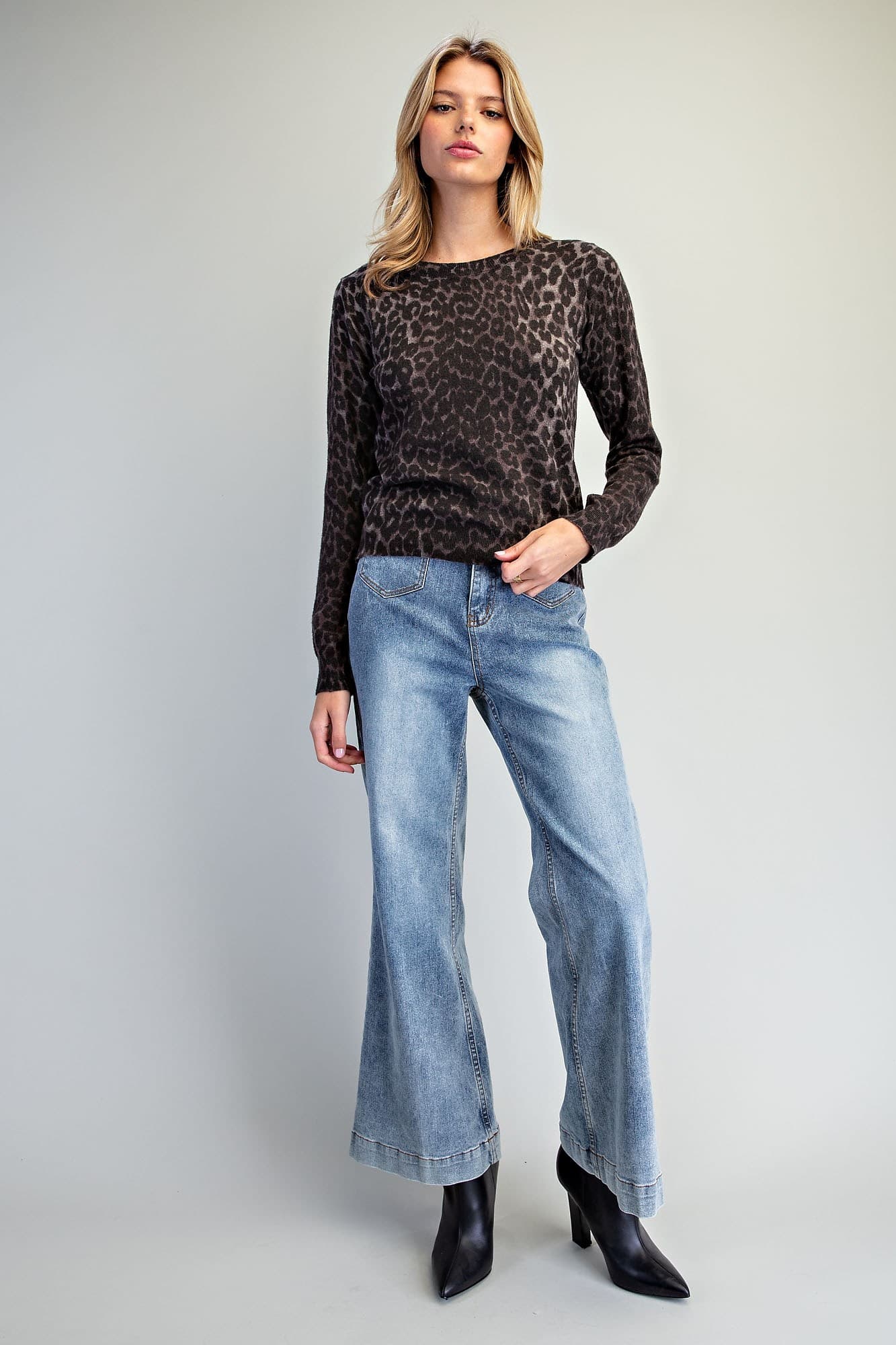 SK16388 - ASH BLACK