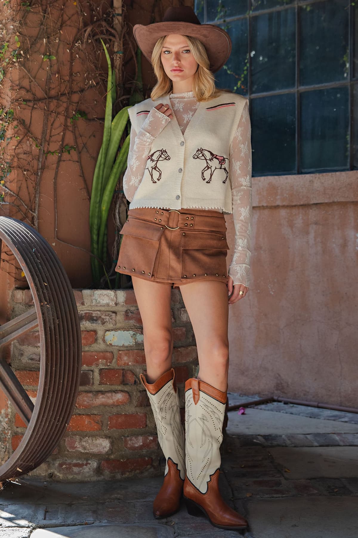 SJH15932 - ALMOND MILK