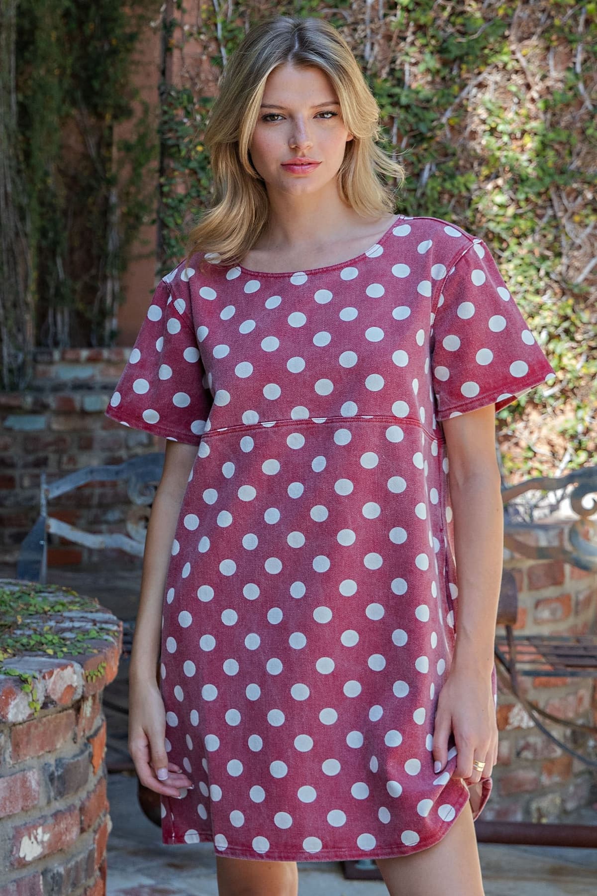 DK16748 - CHERRY RED