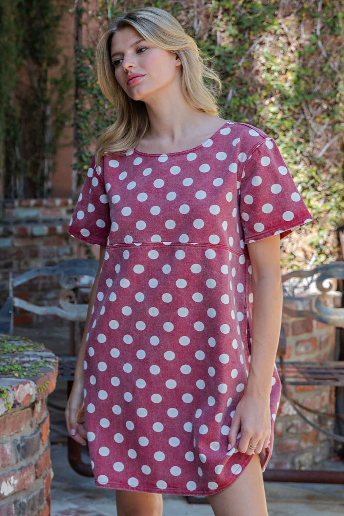 DK16748 - CHERRY RED