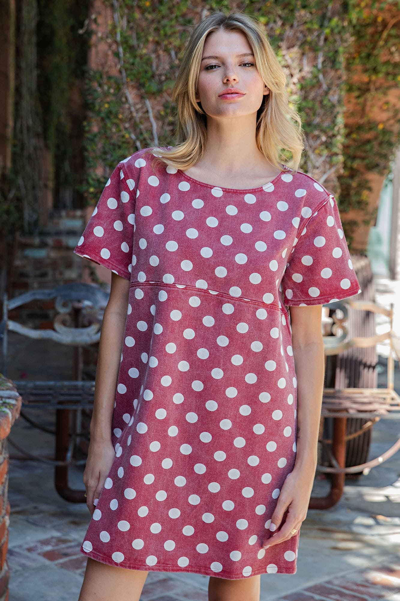 DK16748 - CHERRY RED