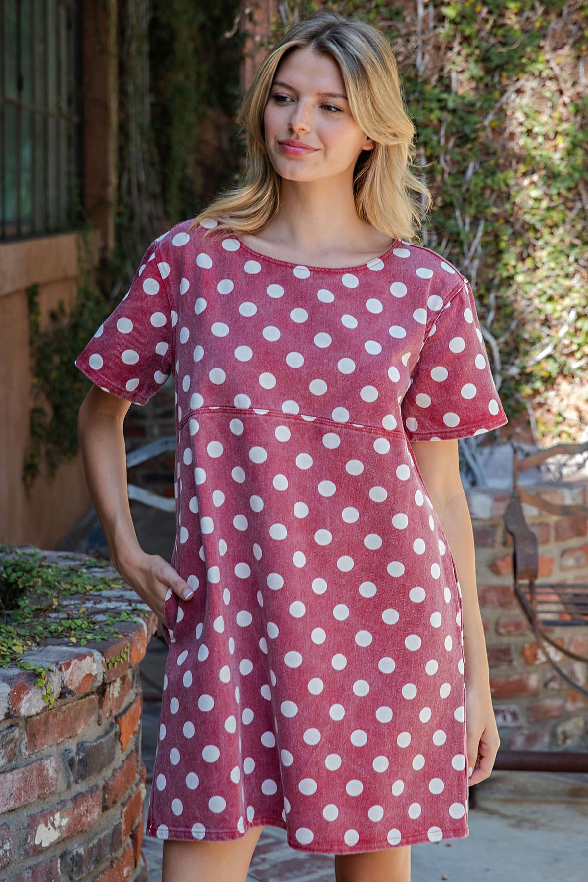 DK16748 - CHERRY RED
