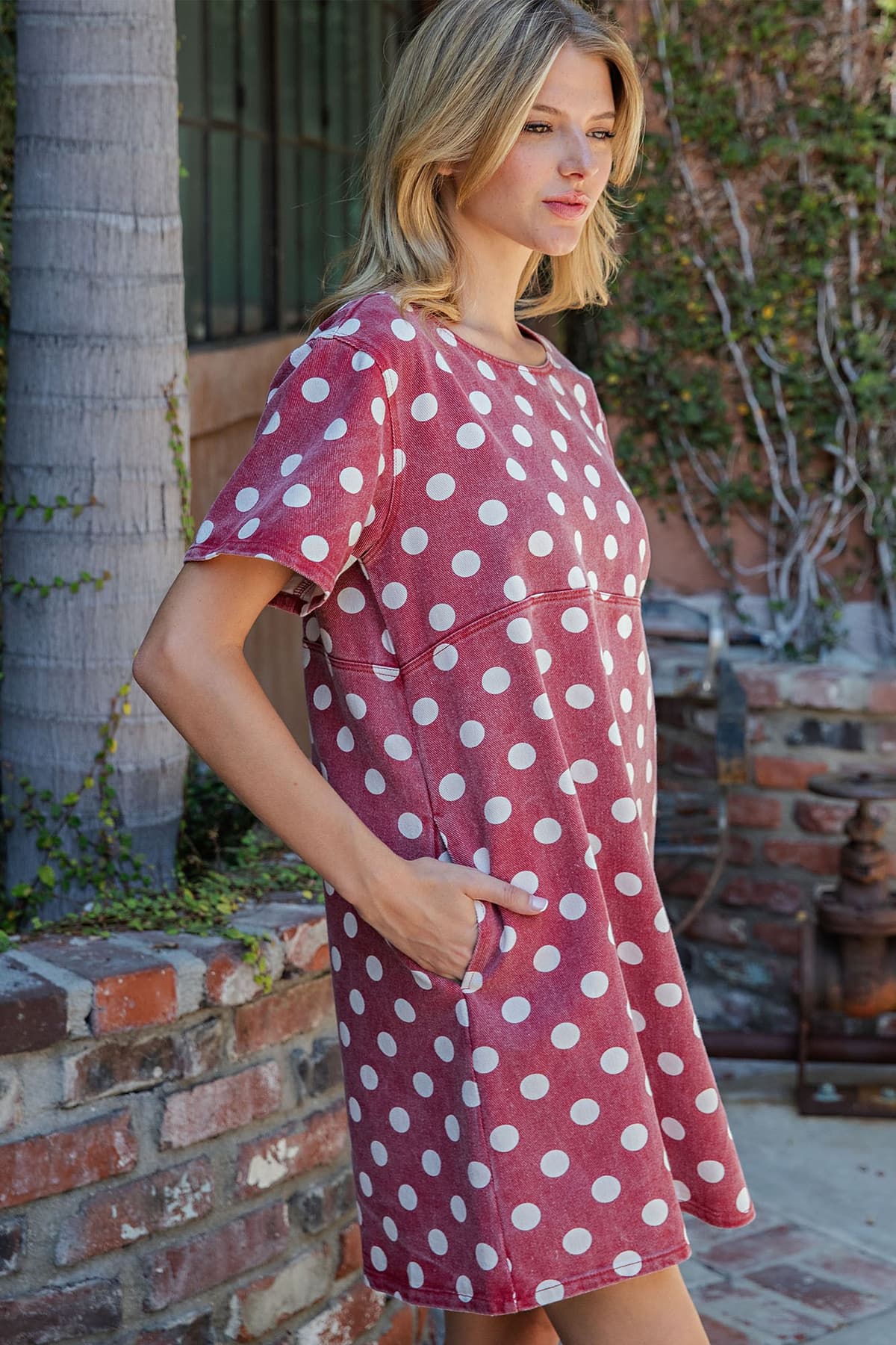 DK16748 - CHERRY RED