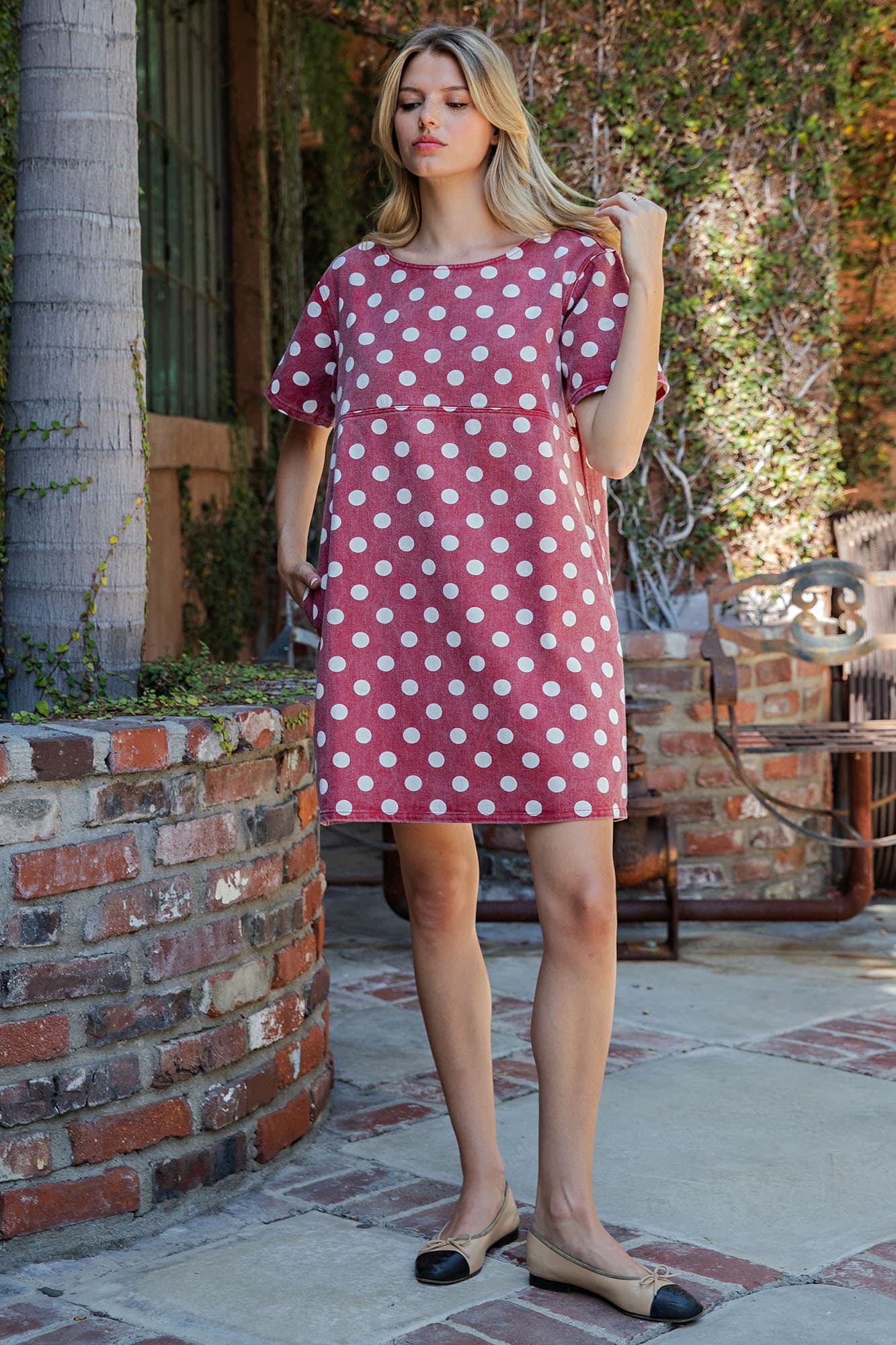 DK16748 - CHERRY RED