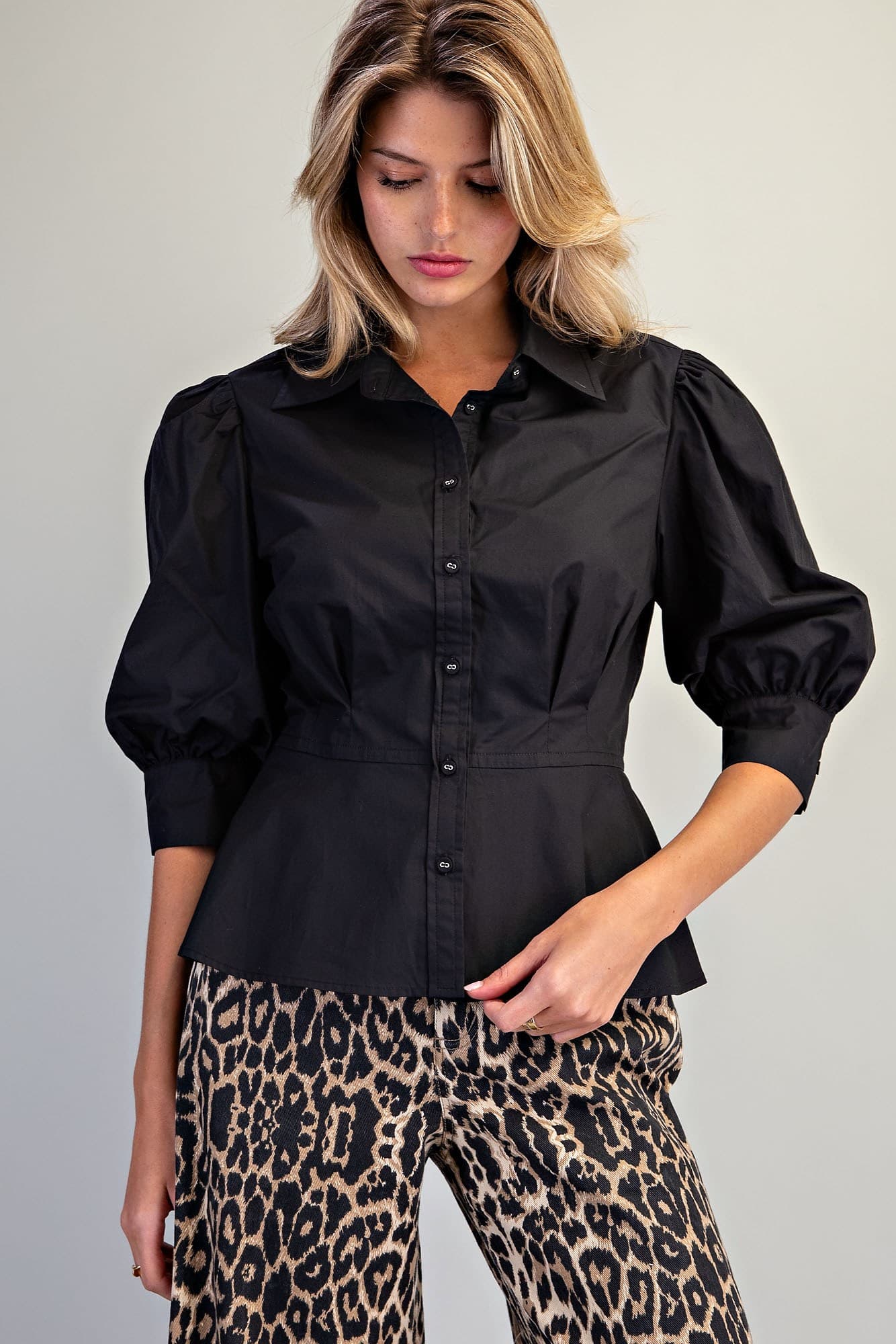 TH17322 - BLACK
