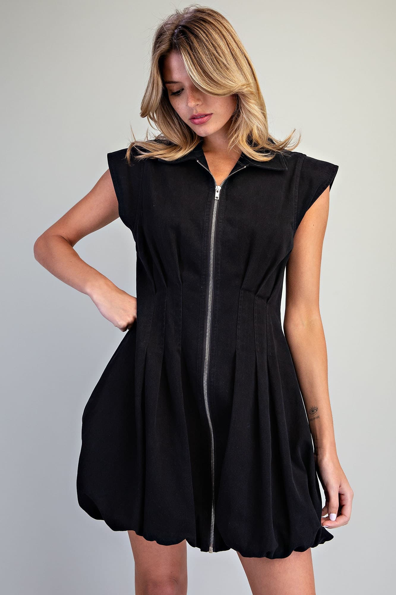DH17146 - ASH BLACK