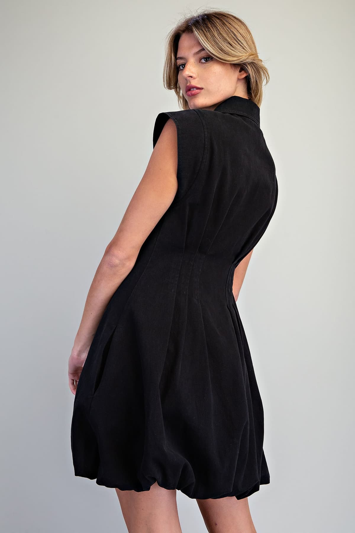 DH17146 - ASH BLACK