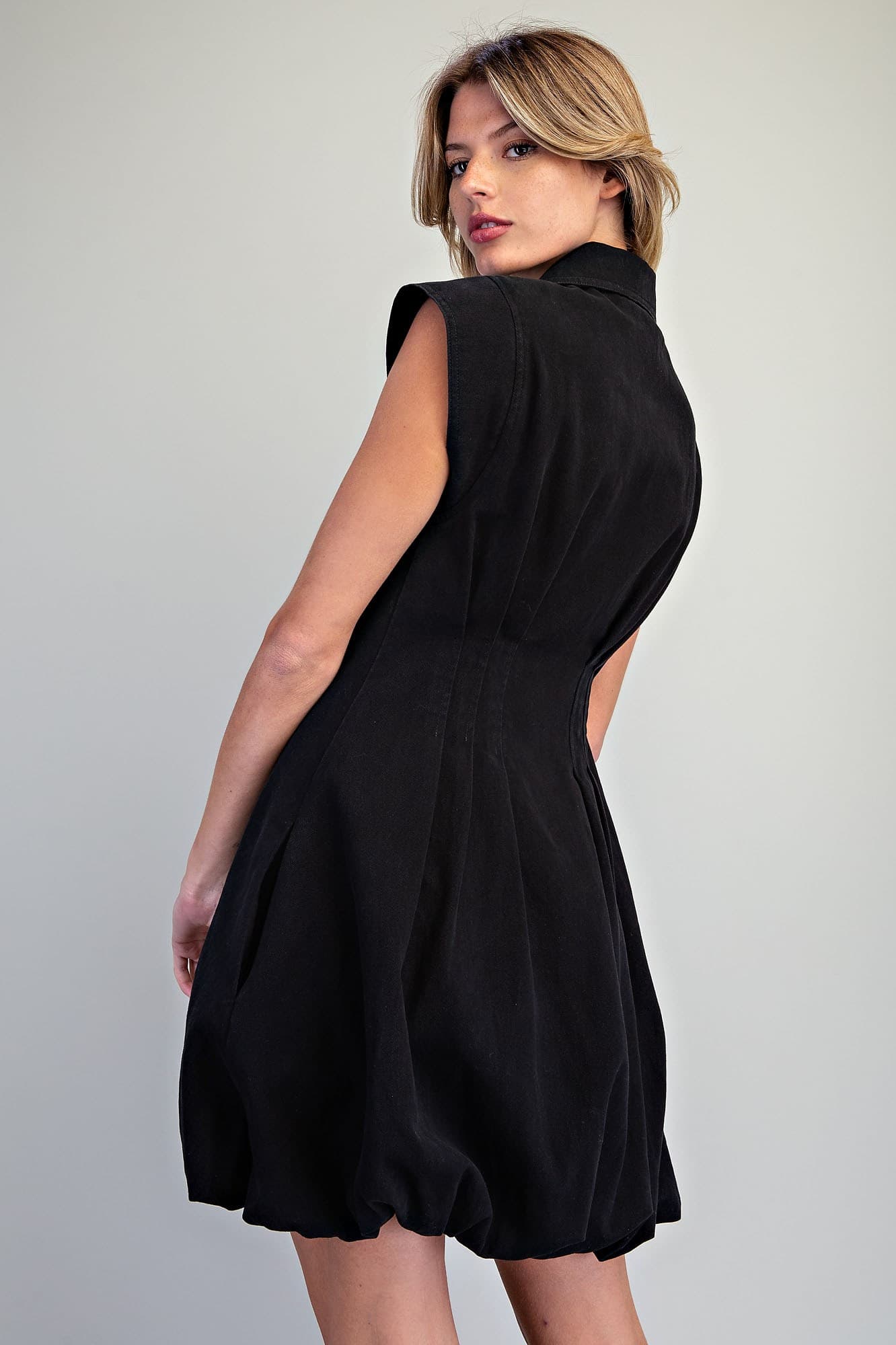 DH17146 - ASH BLACK