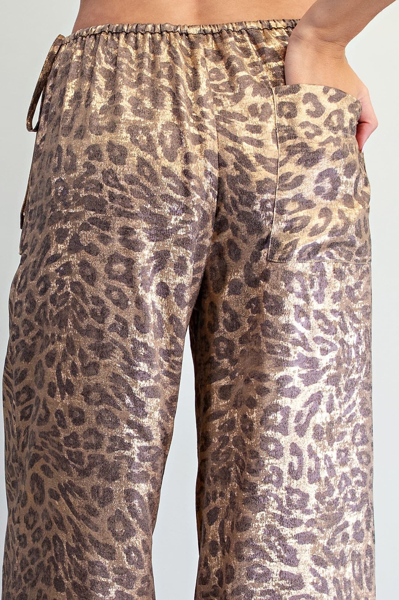 PH15864 - GOLDEN LEOPARD