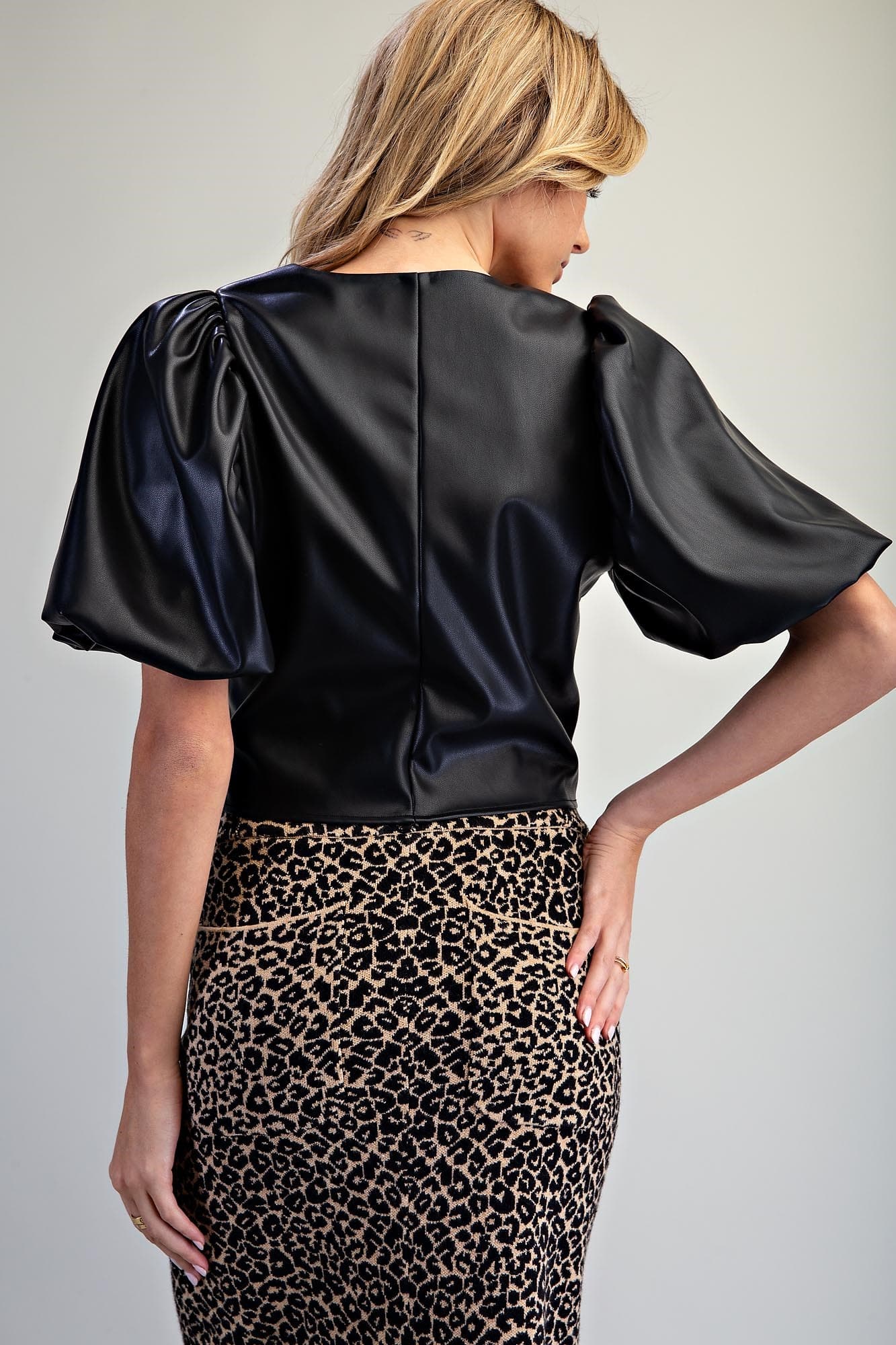 TK16846 - BLACK