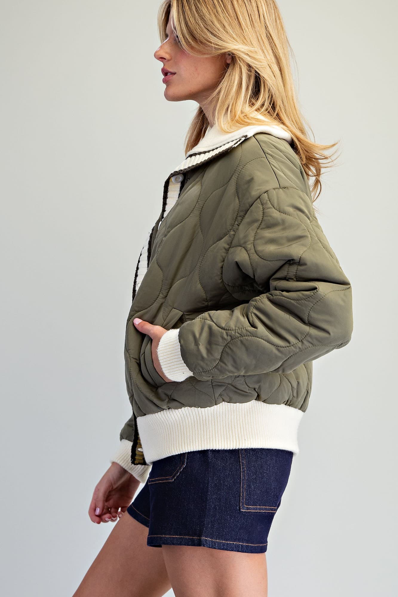 JK16535 - OLIVE