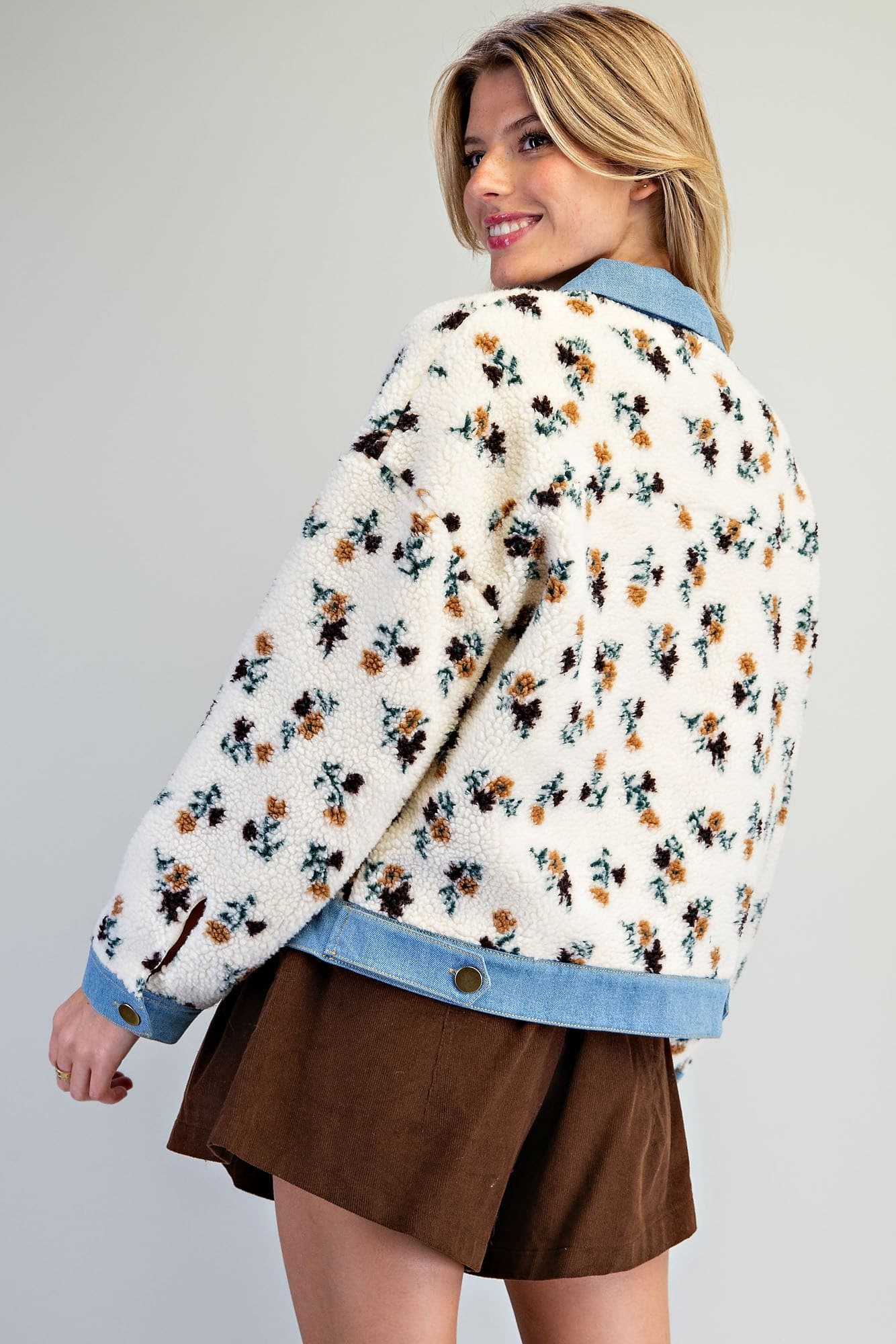 JH17221 - IVORY FOREST