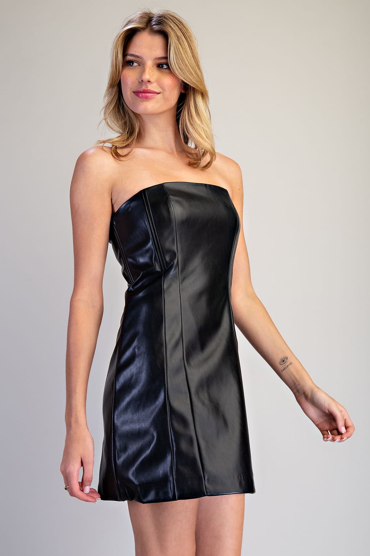 DK16751 - BLACK