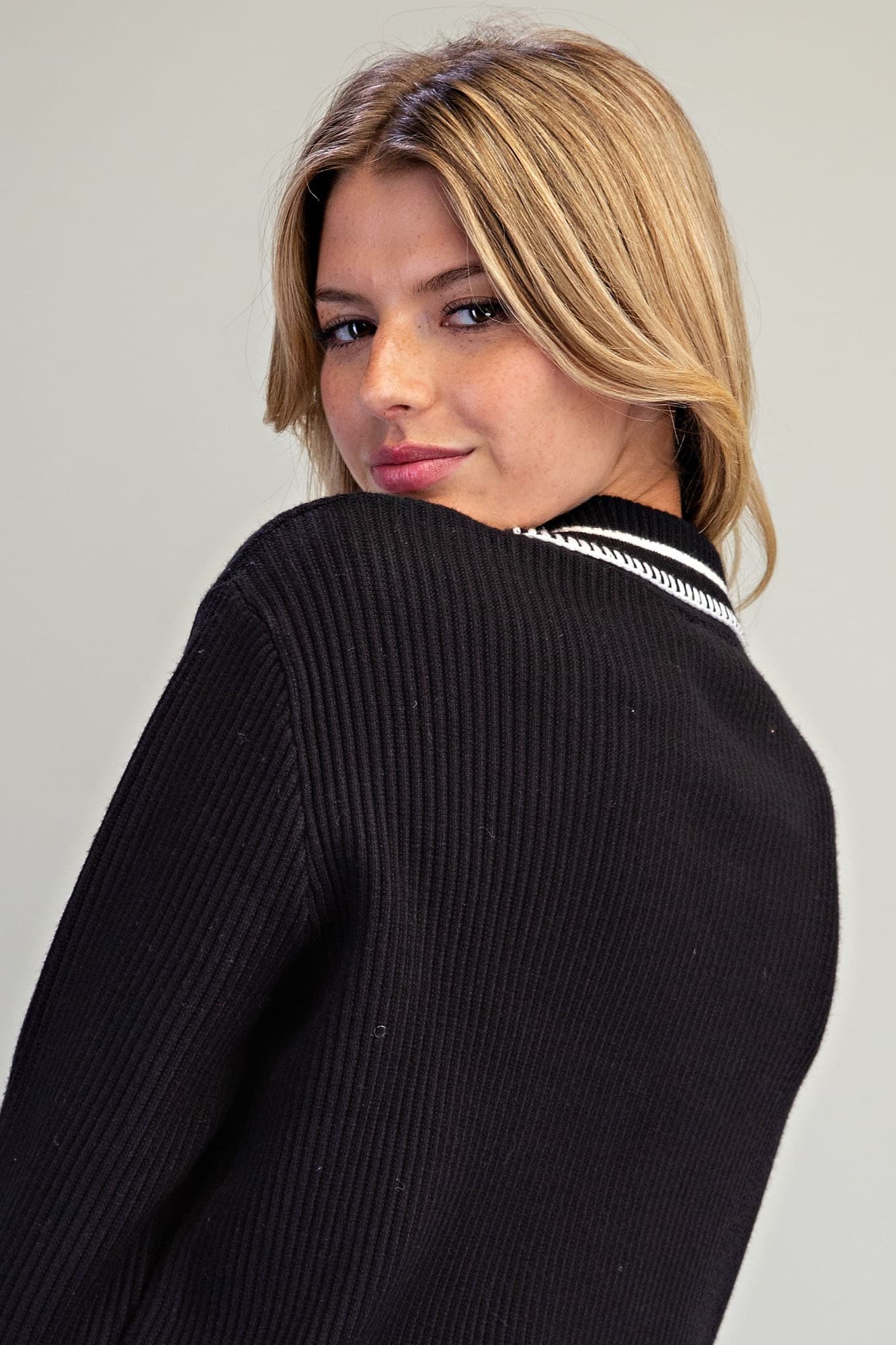 SH17365 - BLACK