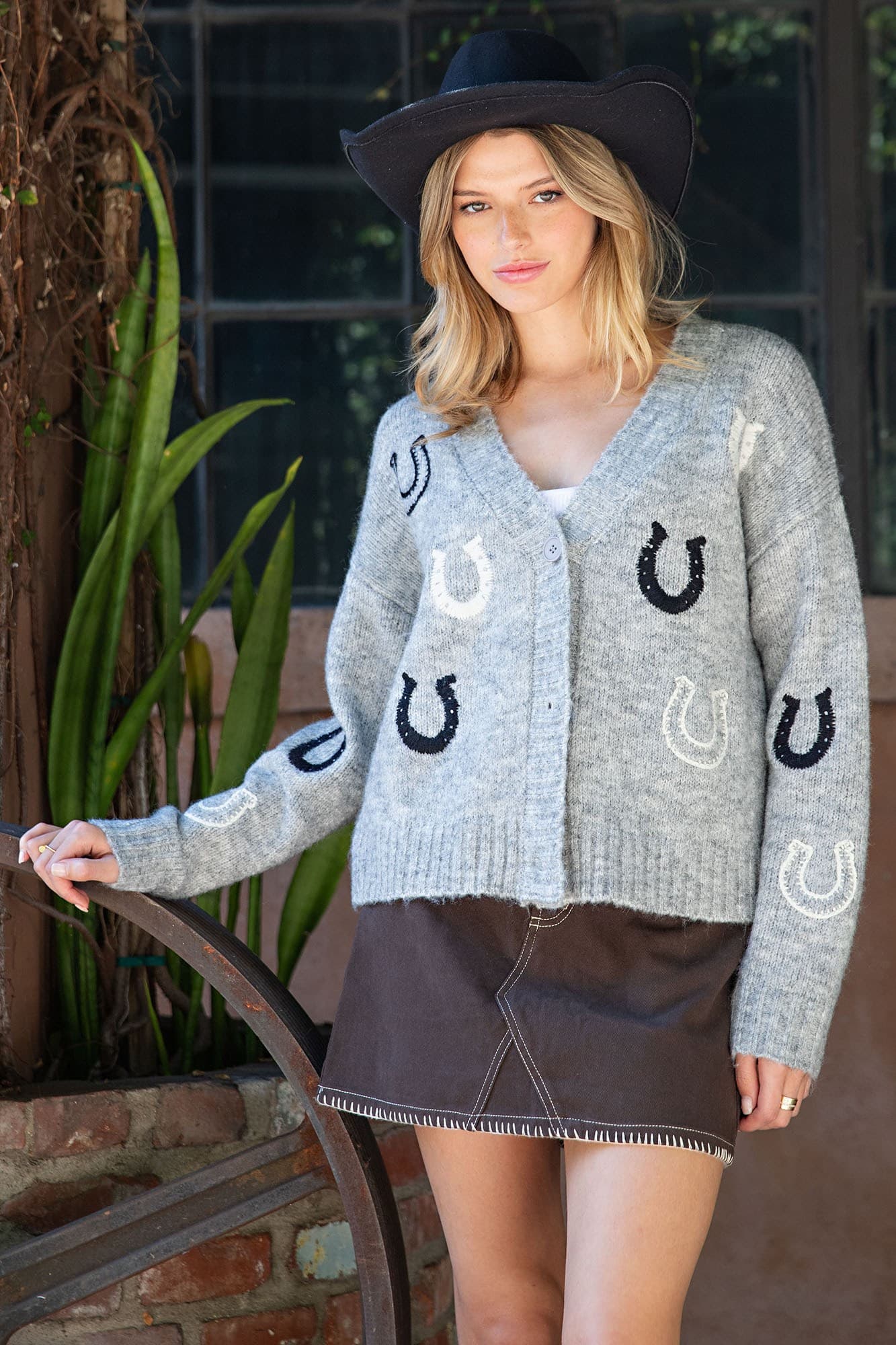 SJH15908 - H.GREY