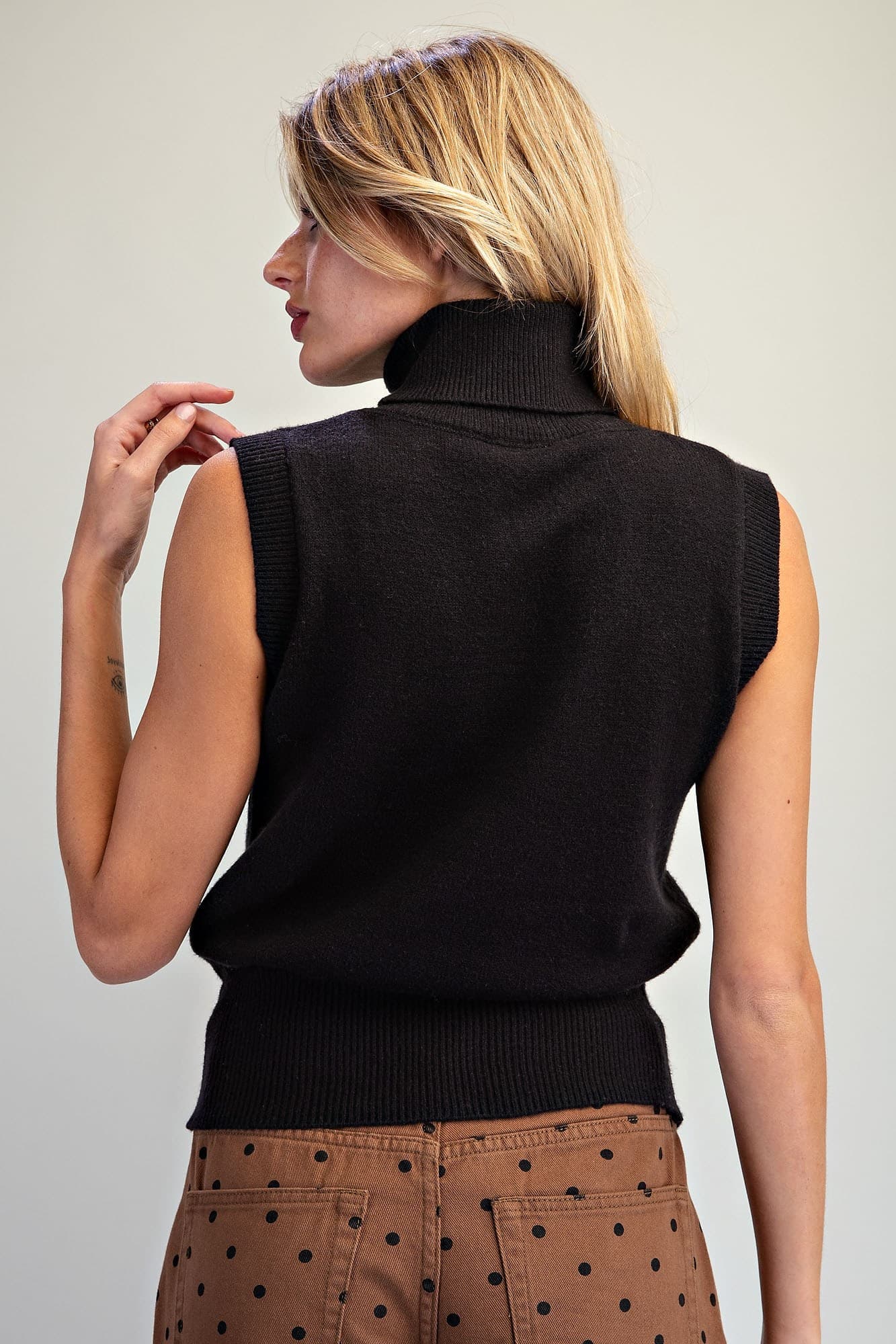 SK16829 - BLACK